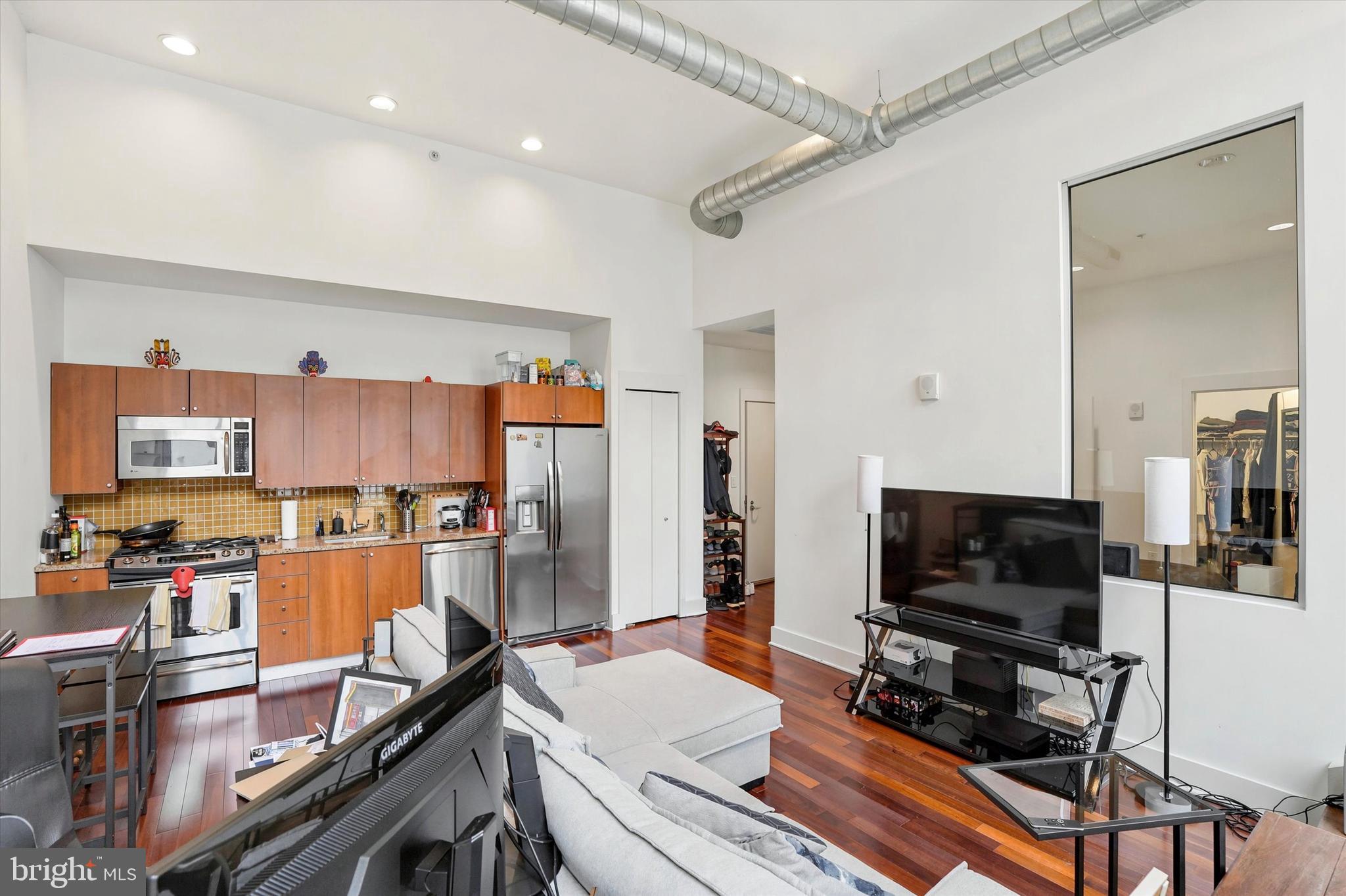 WASHINGTON SQ WEST - Residential