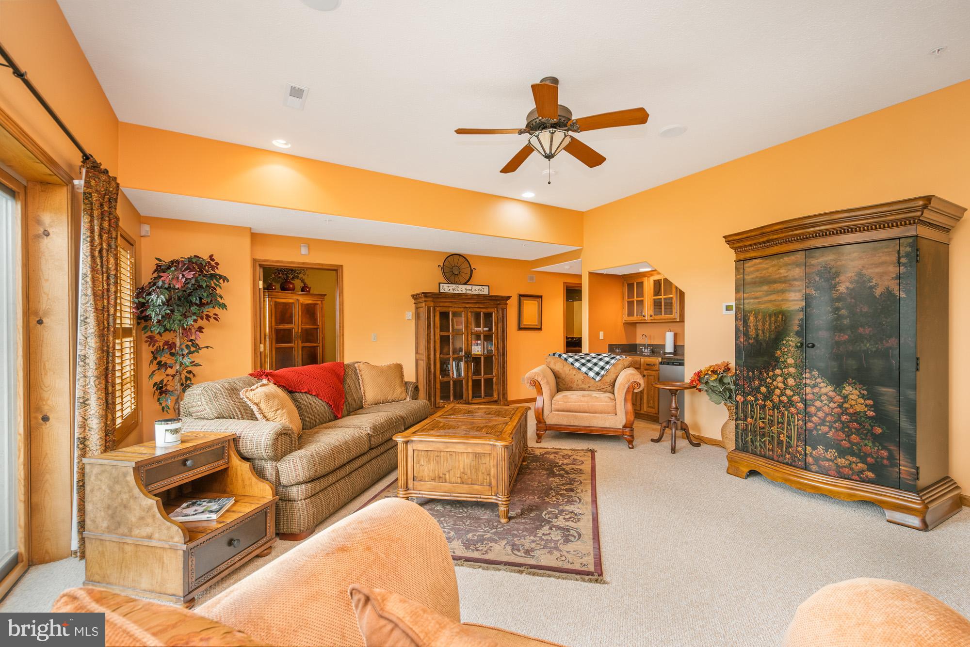 OVERLOOK VILLAS - Residential