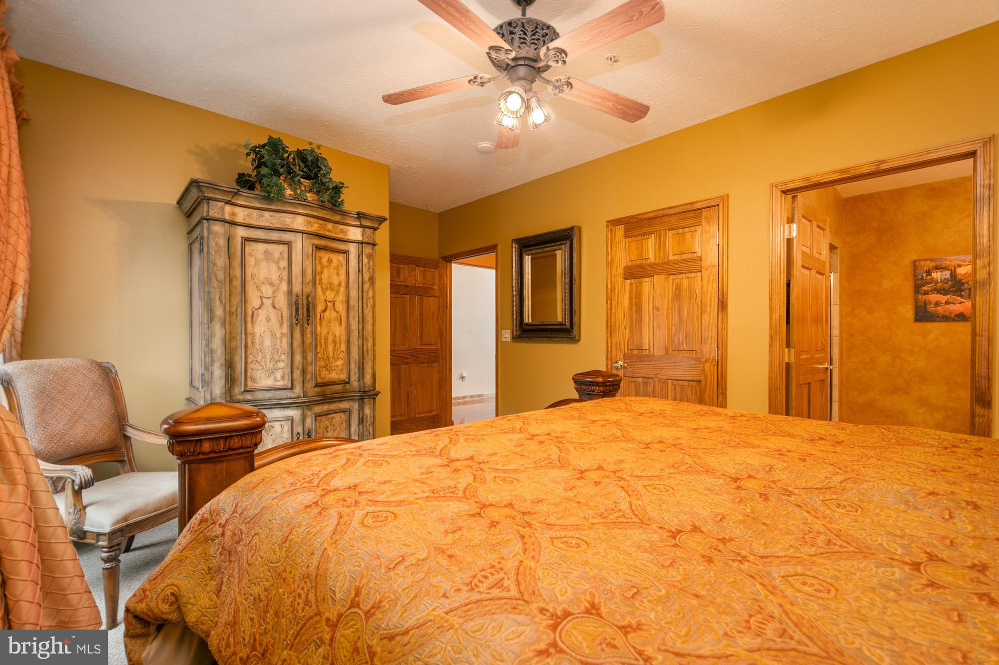 OVERLOOK VILLAS - Residential