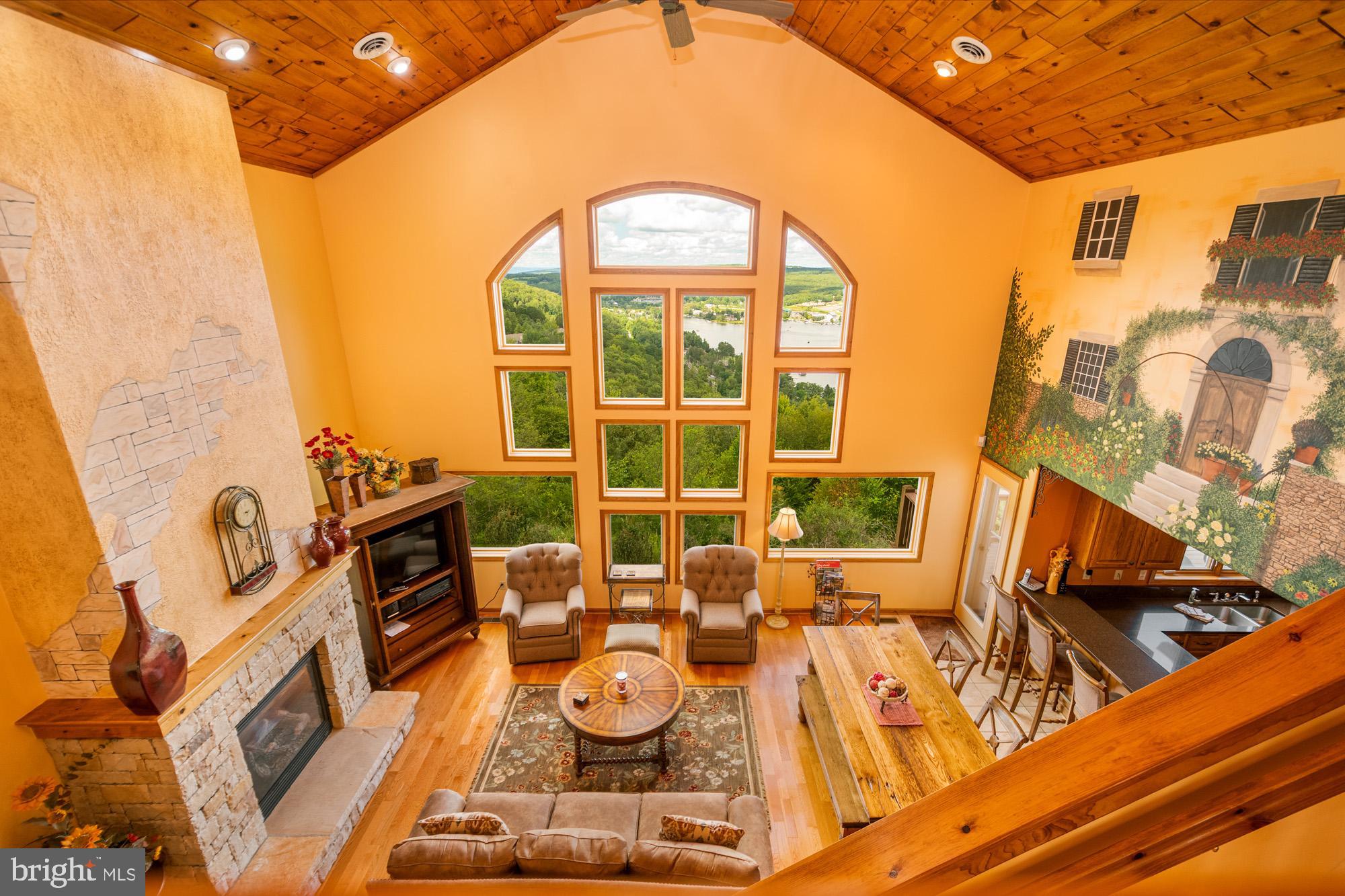OVERLOOK VILLAS - Residential