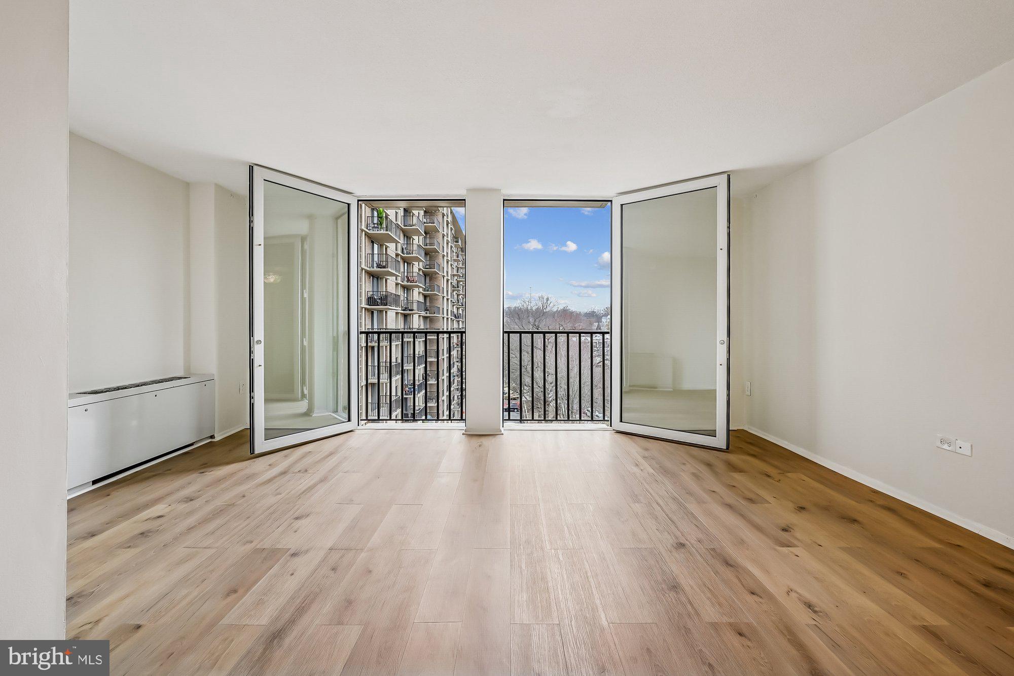 THE CARLTON - Residential