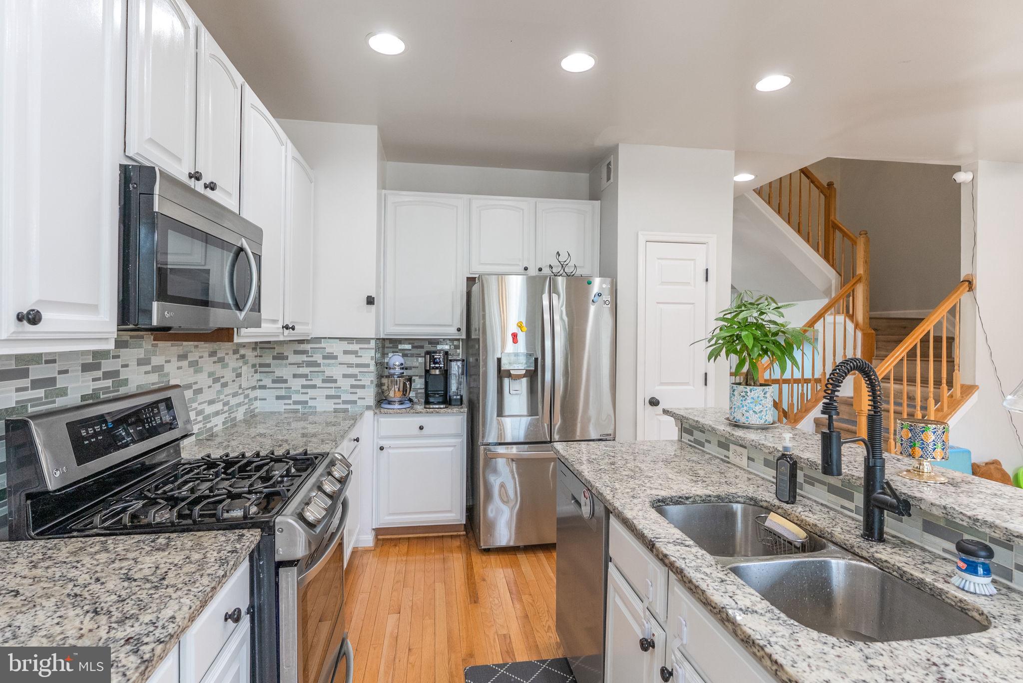 HOLLY ACRES - Residential Lease