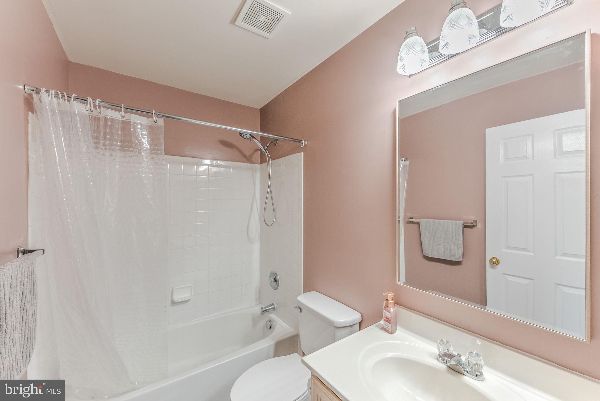 HOLLY ACRES - Residential Lease