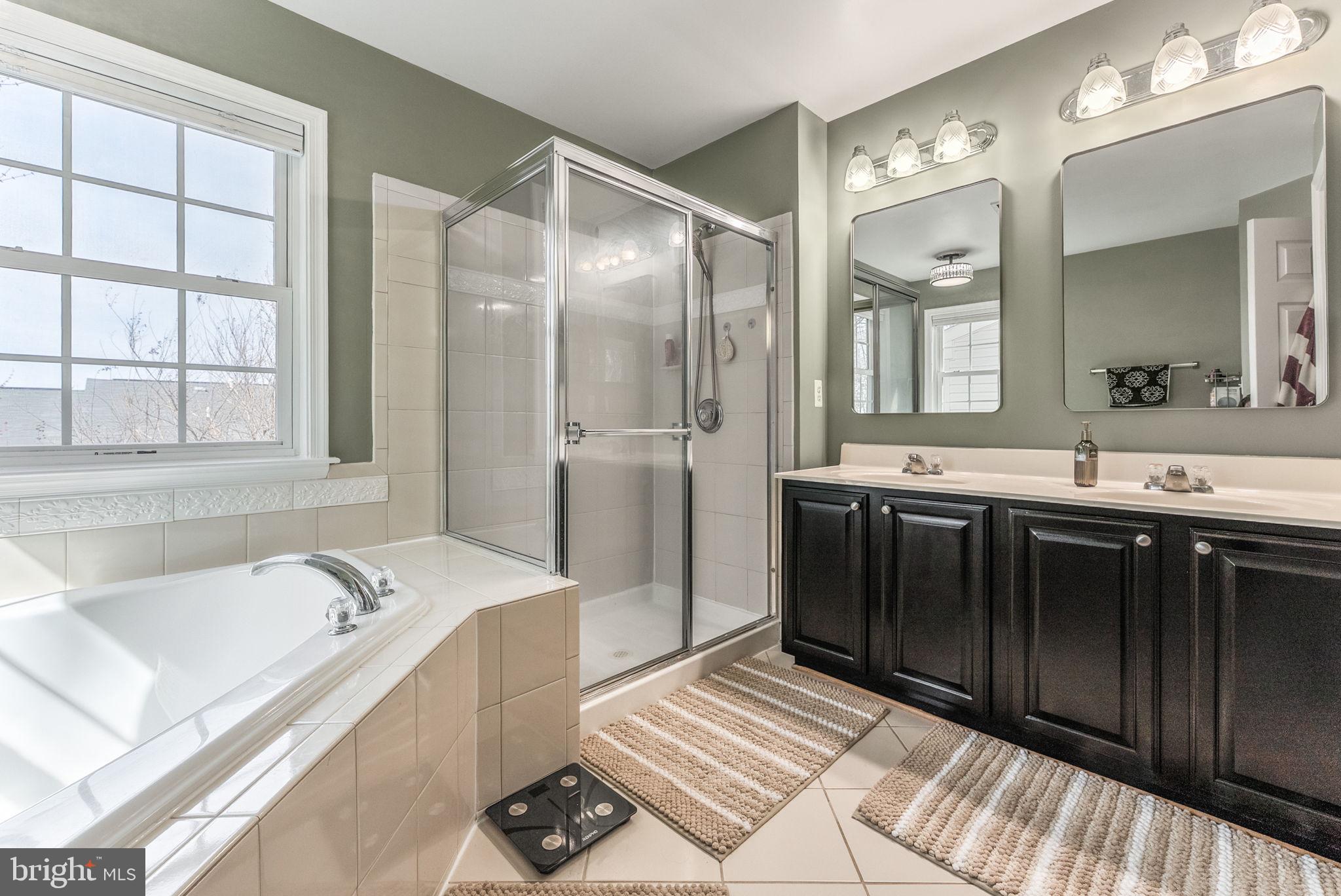 HOLLY ACRES - Residential Lease