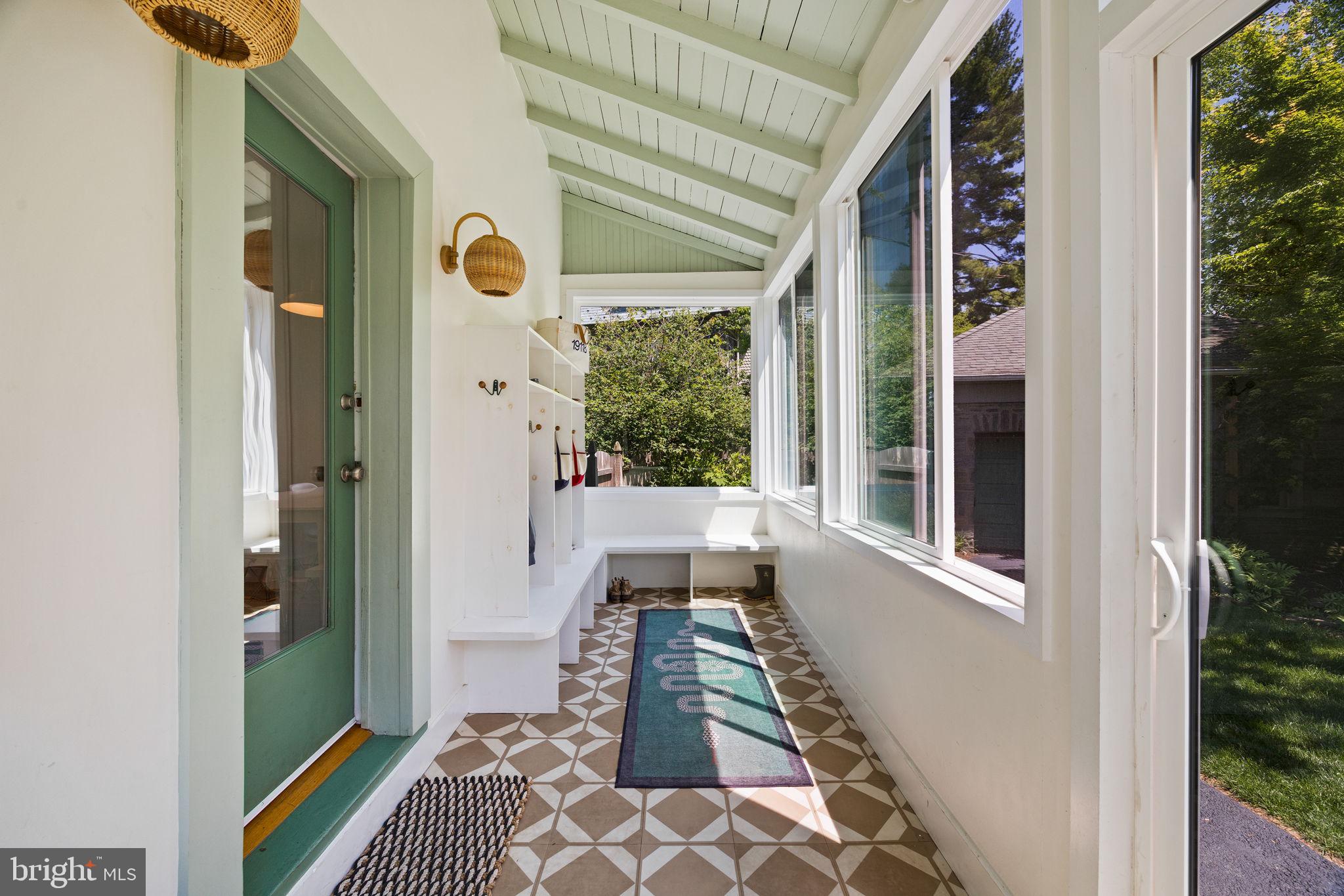 CHESTNUT HILL - Residential