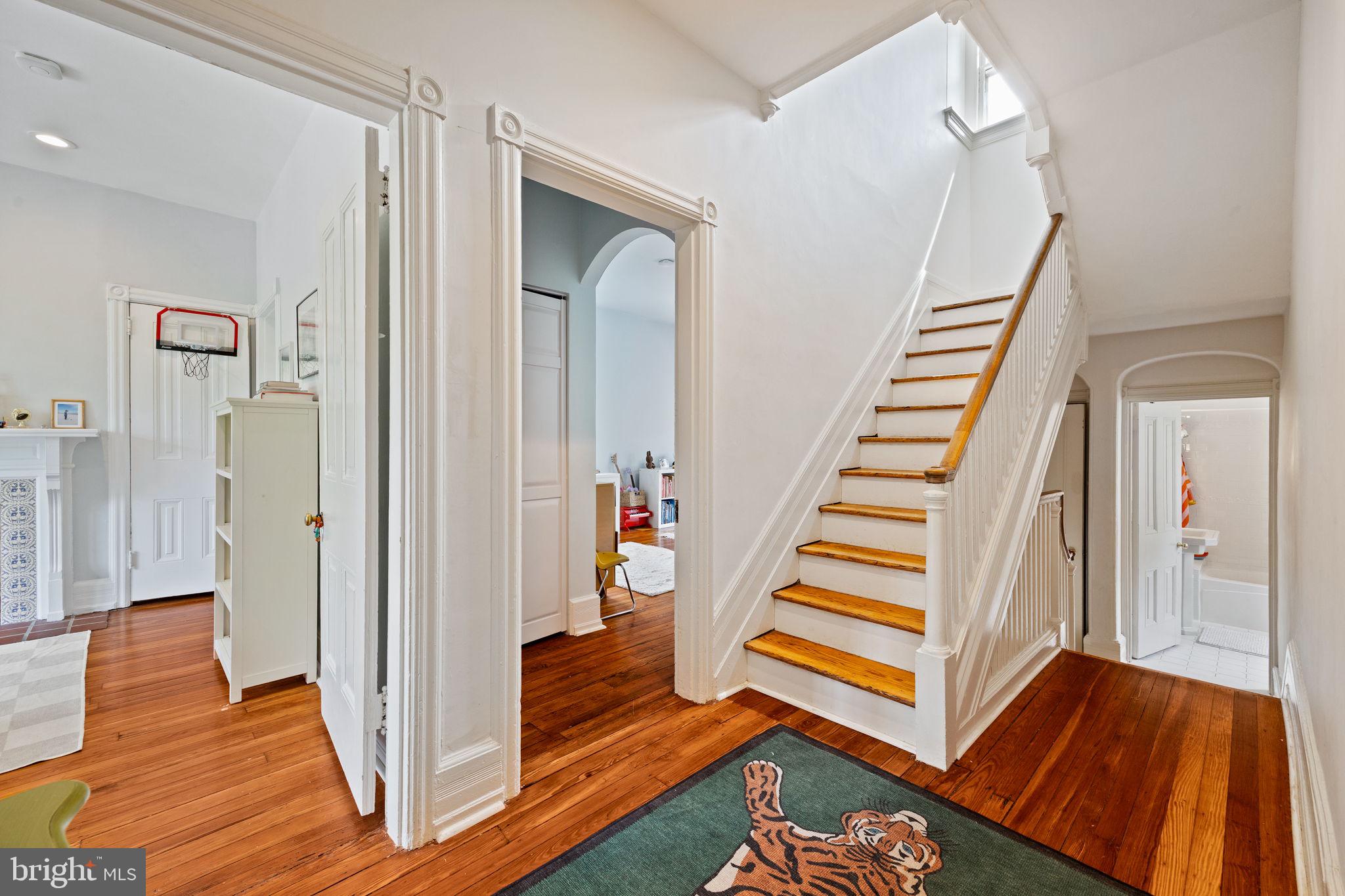 CHESTNUT HILL - Residential