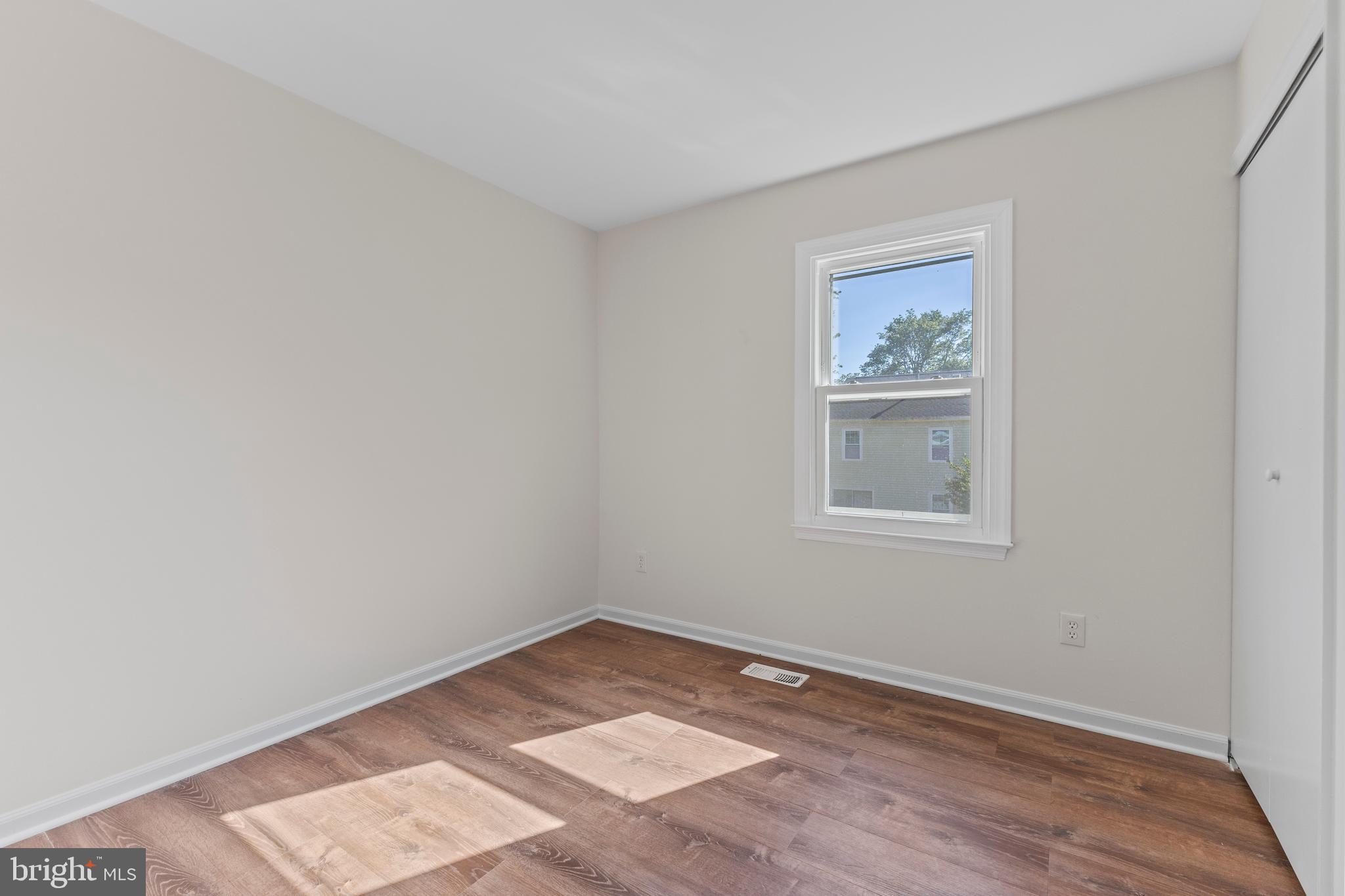 LAKE BRADDOCK - Residential