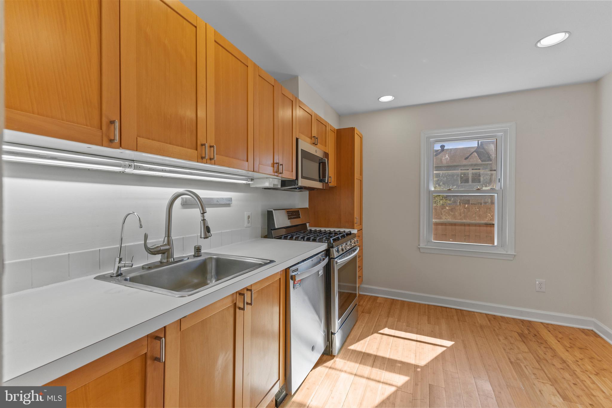LAKE BRADDOCK - Residential