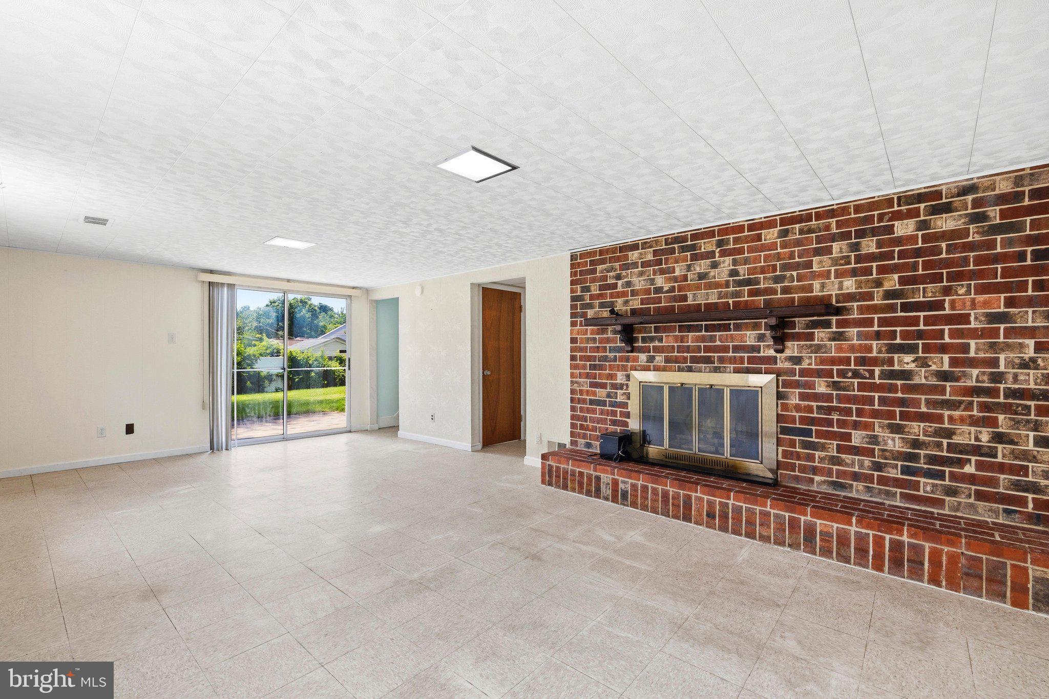 CALVERTON - Residential