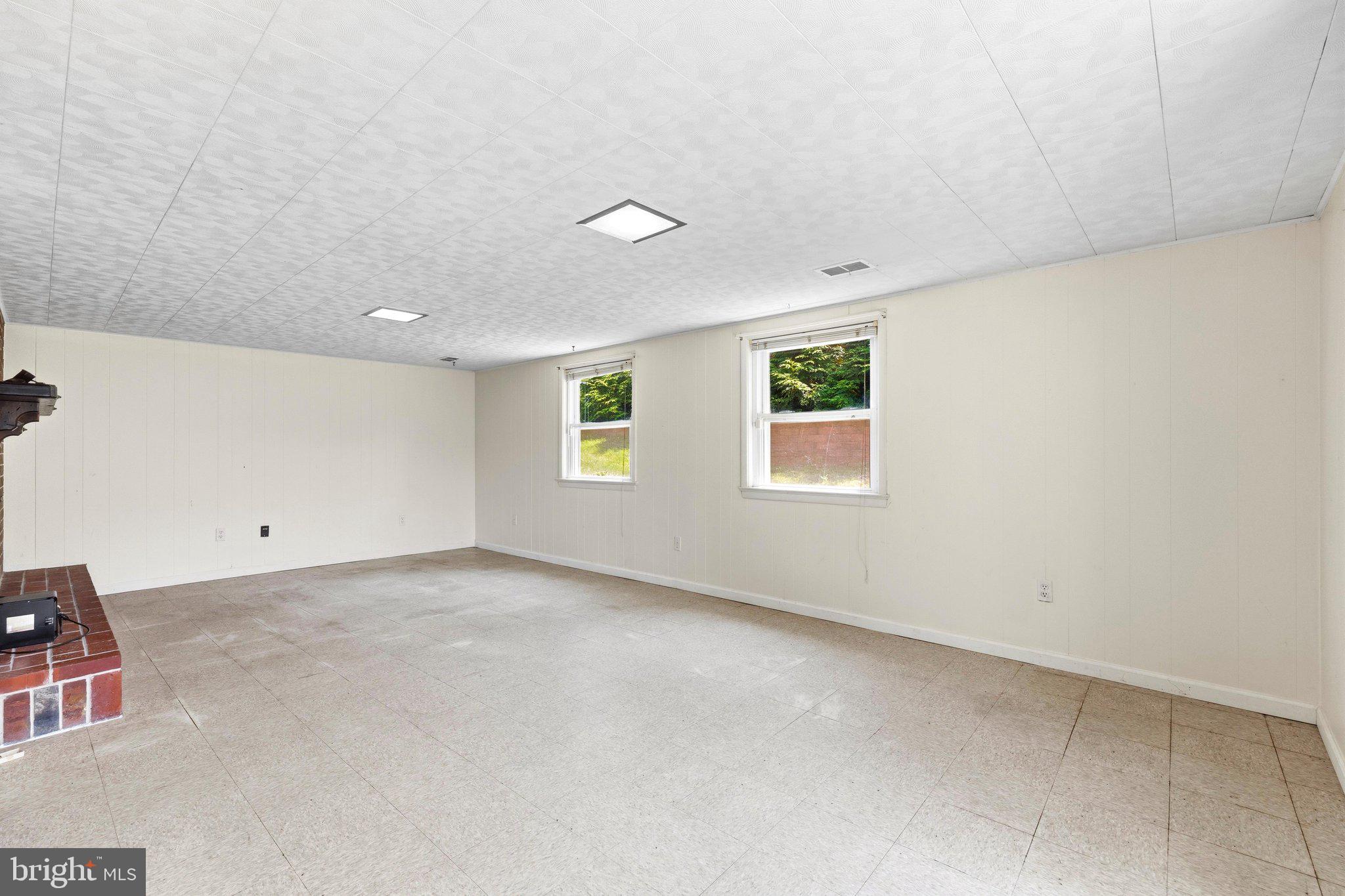 CALVERTON - Residential
