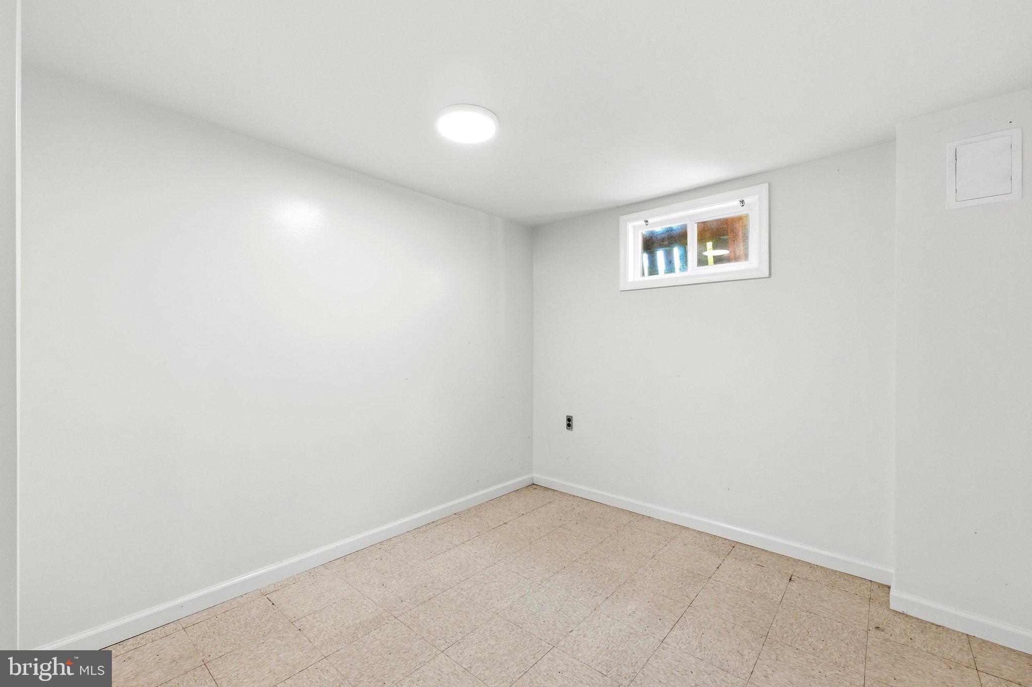 CALVERTON - Residential