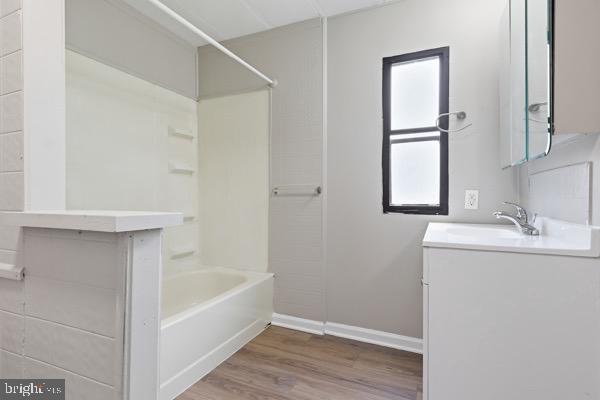 COUNTRY MANOR WEST - Residential