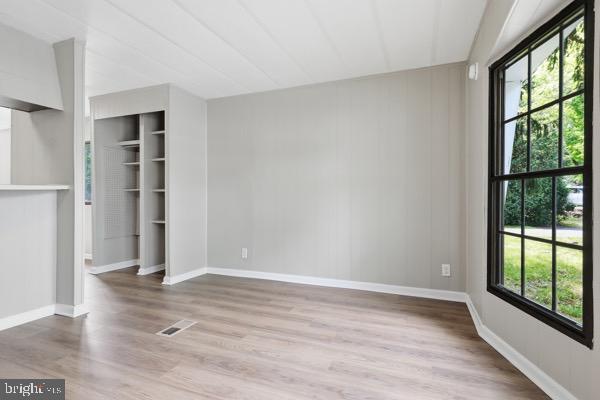 COUNTRY MANOR WEST - Residential