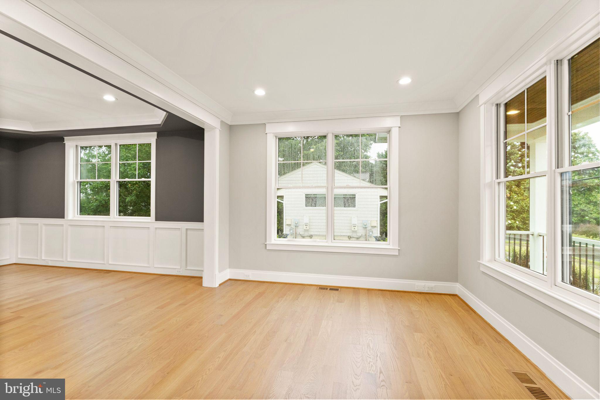VIENNA WOODS - Residential