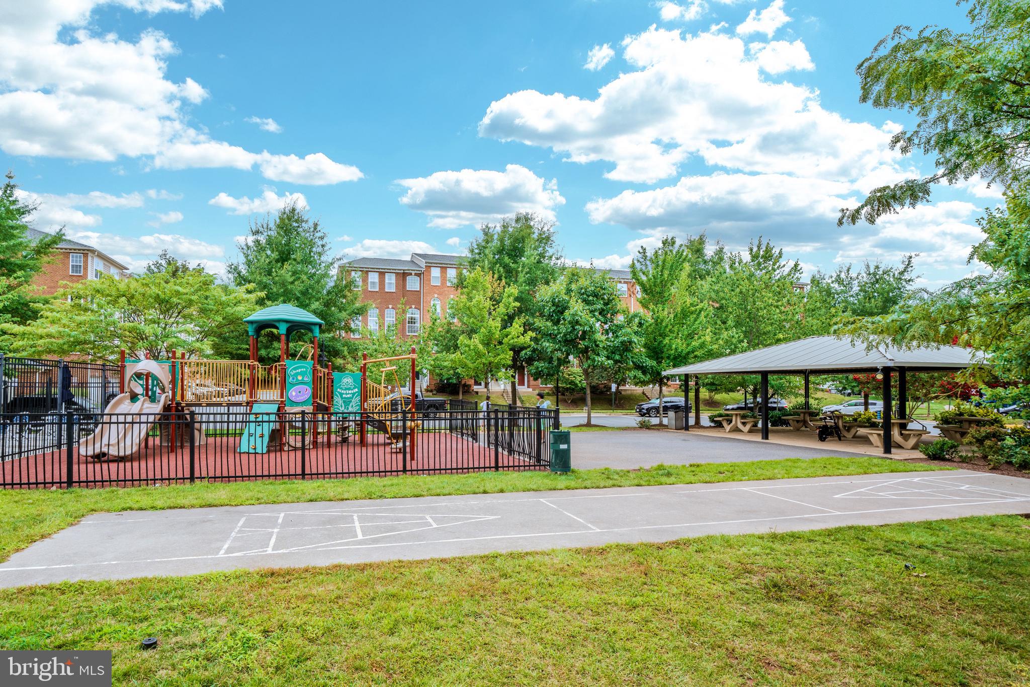 PARKSIDE AT MARKET CENTER - Residential