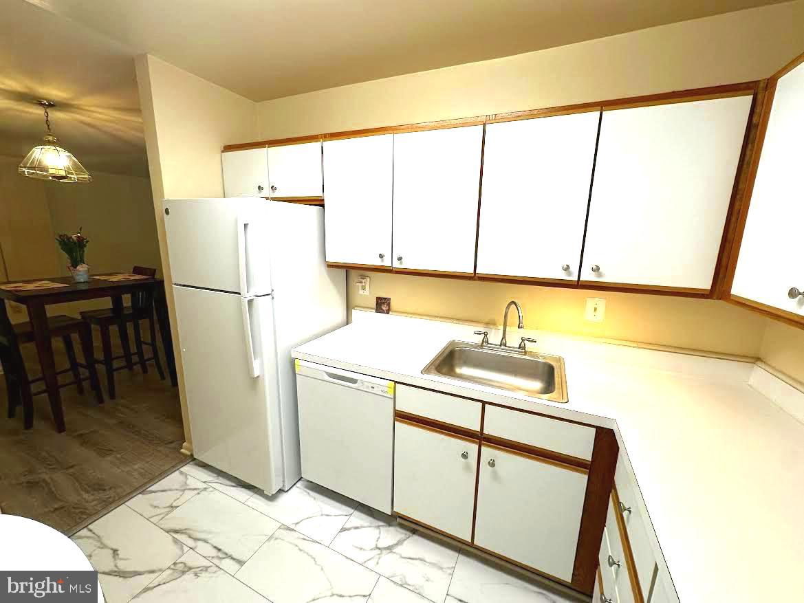 WHITEHALL - Residential