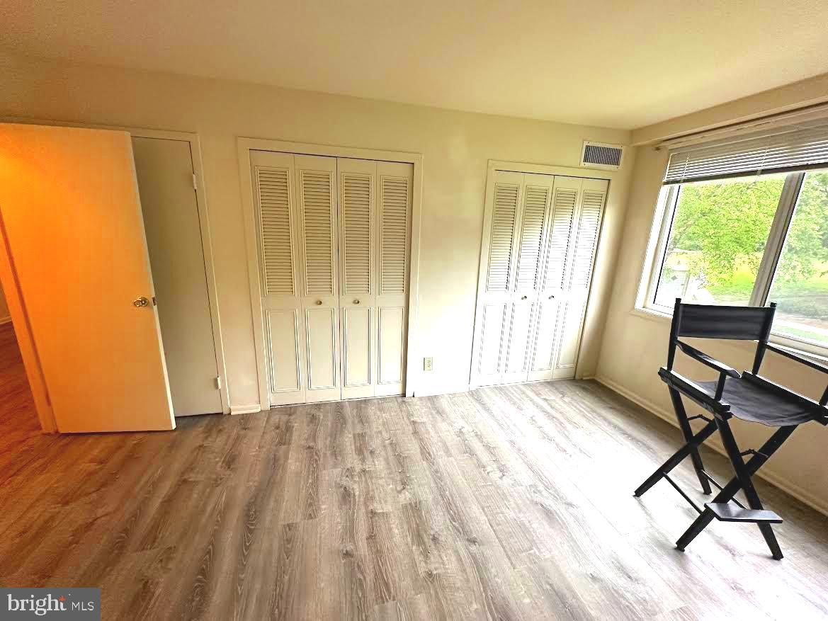 WHITEHALL - Residential