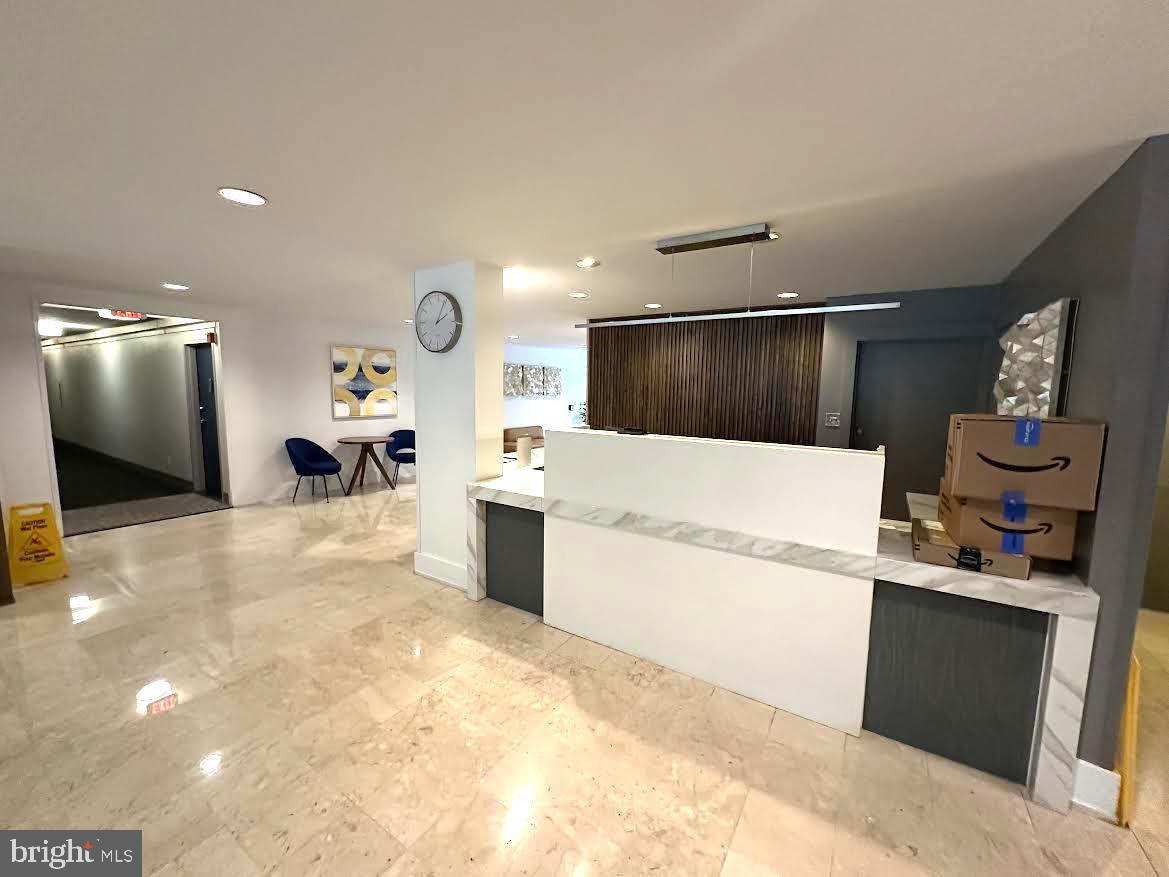 WHITEHALL - Residential