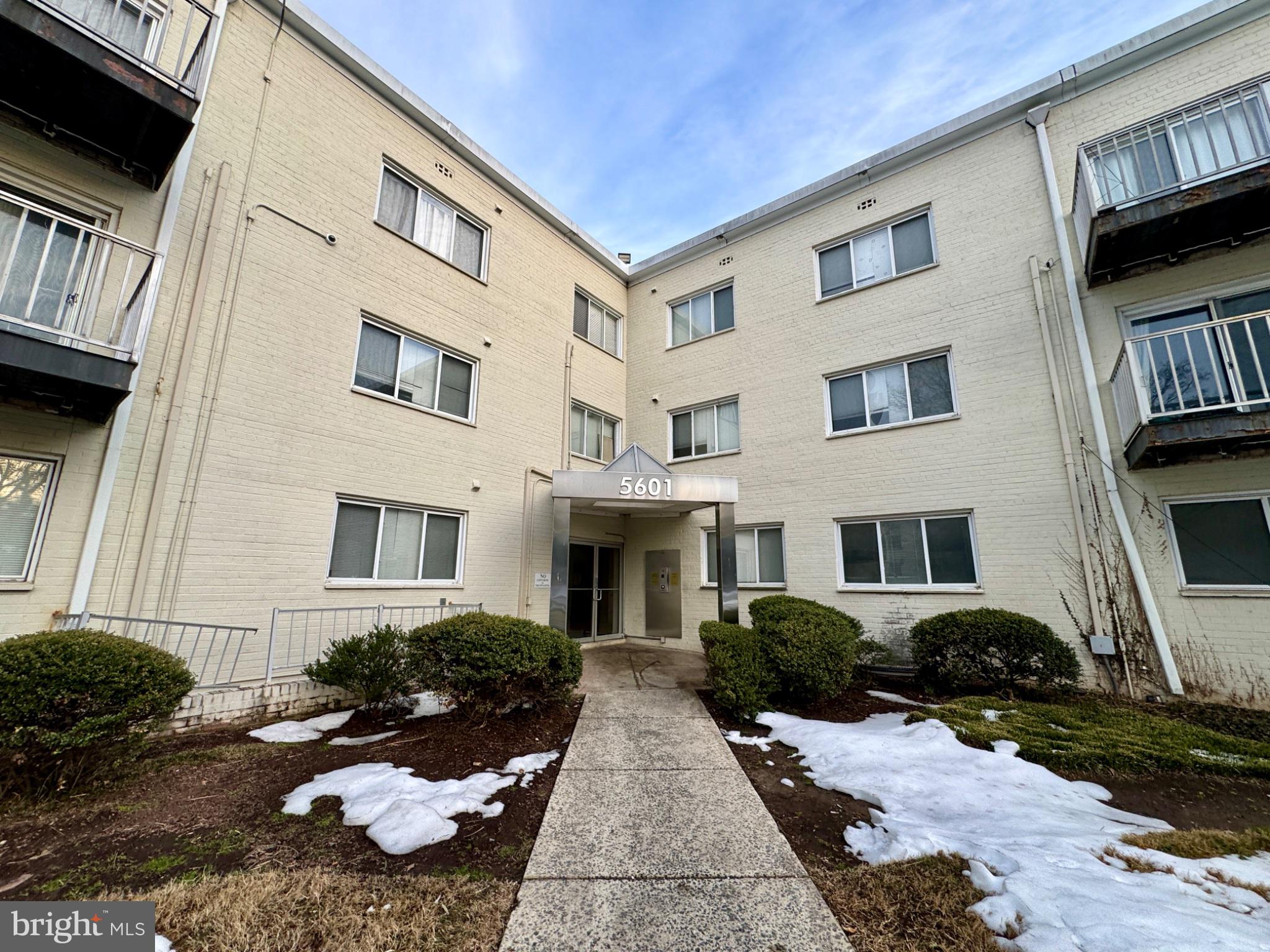 THE FAIRMONT 5601 CONDO - Residential