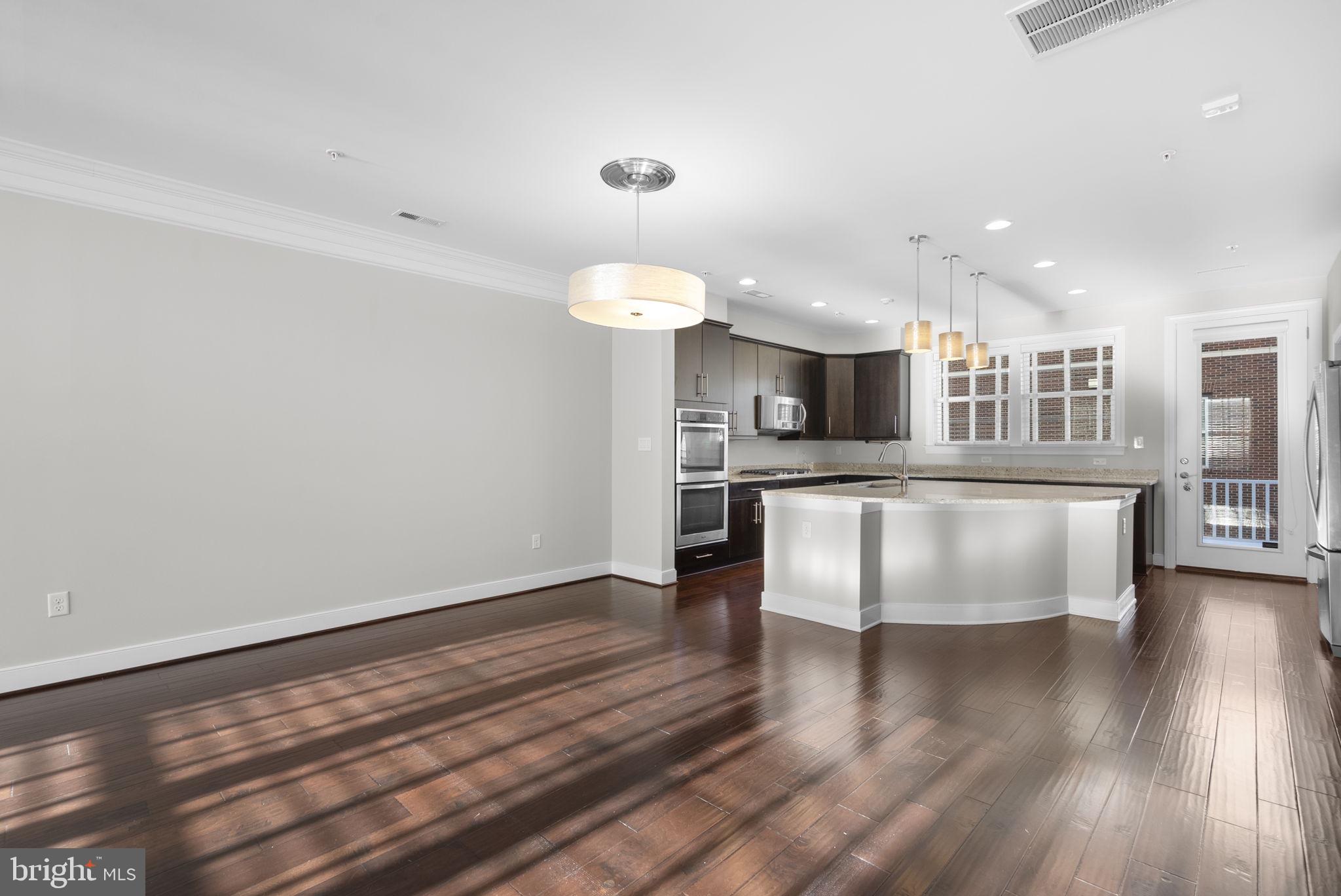 CROWN FARM - Residential