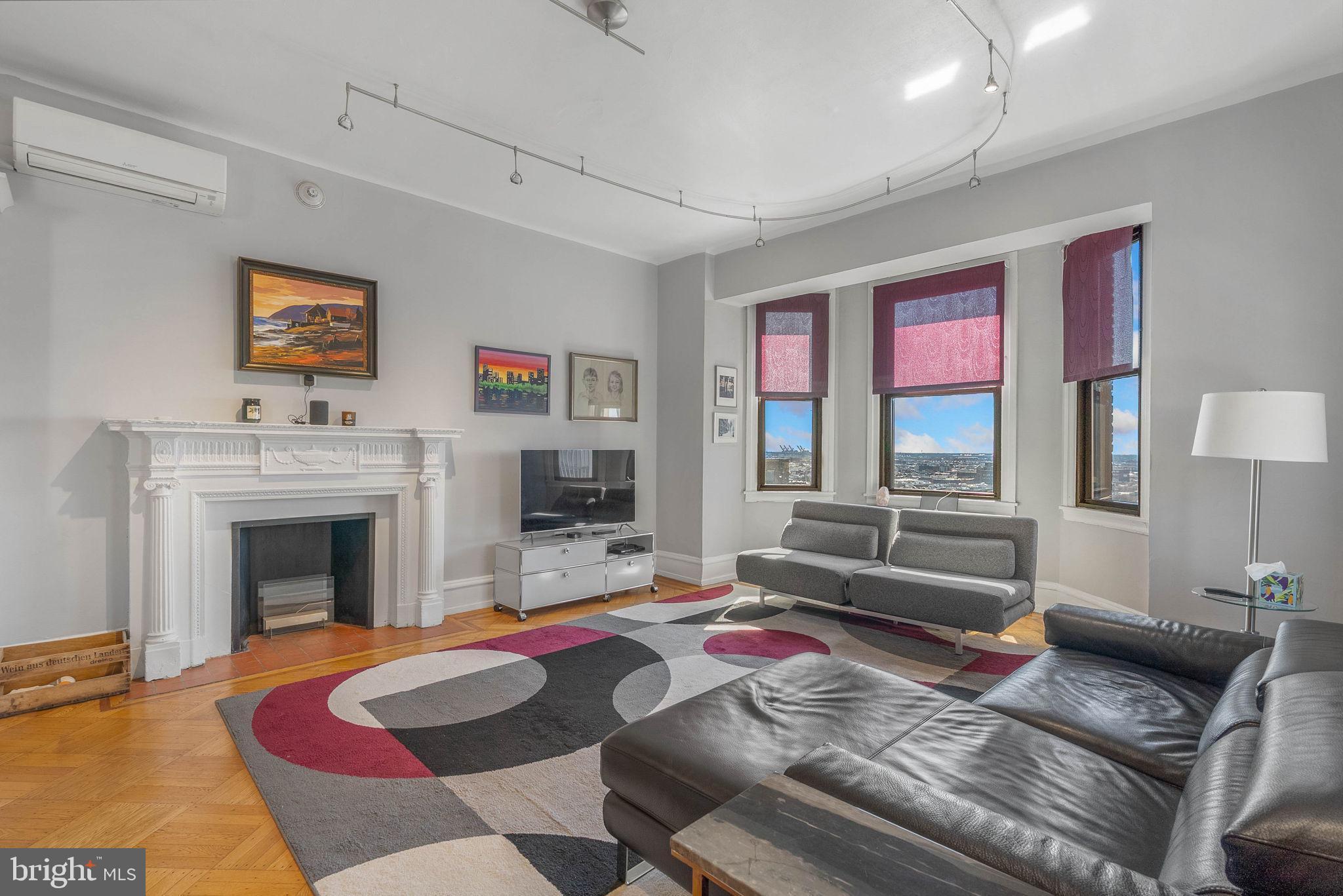 WASHINGTON SQ WEST - Residential