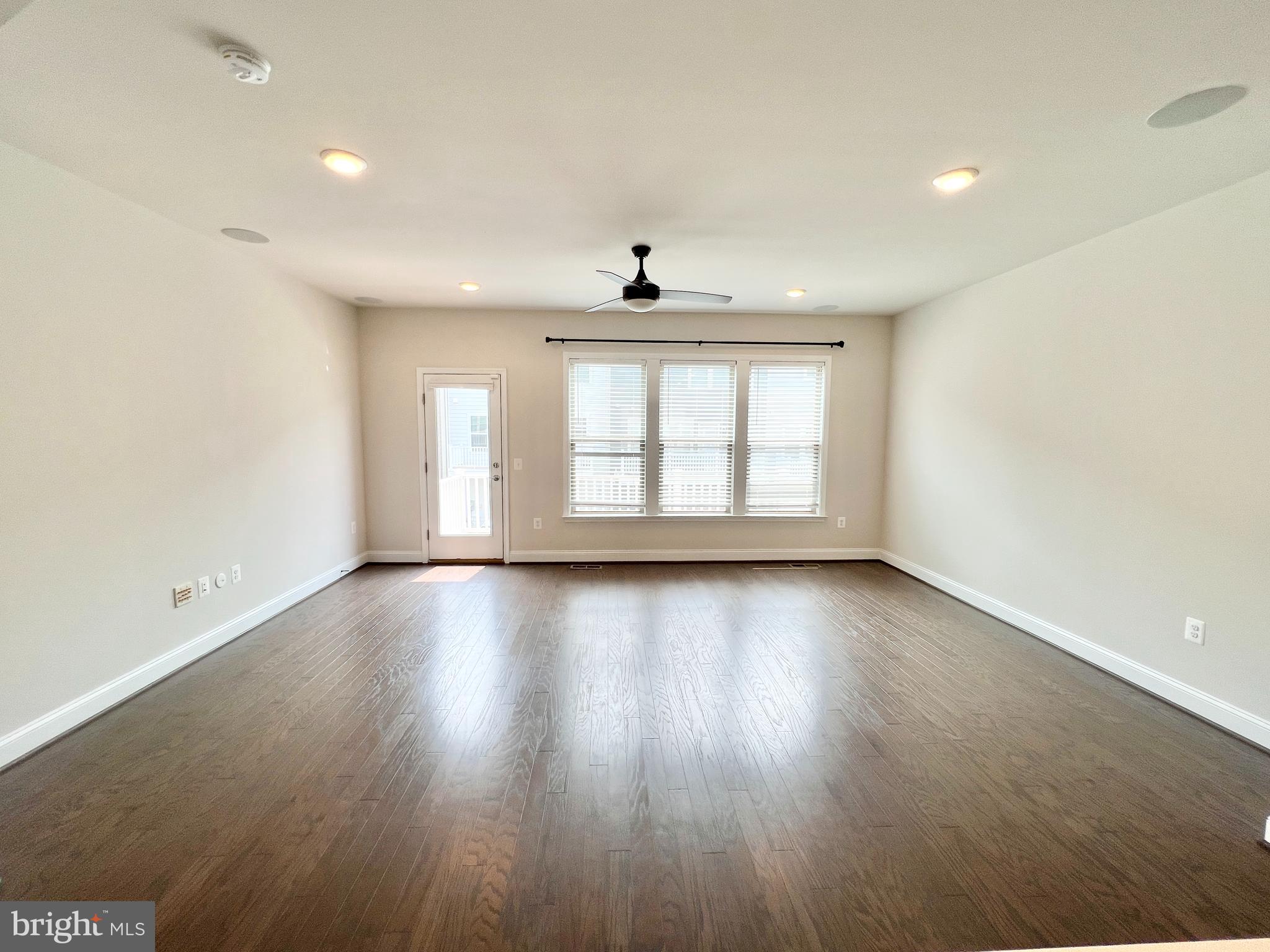 POTOMAC SHORES - Residential