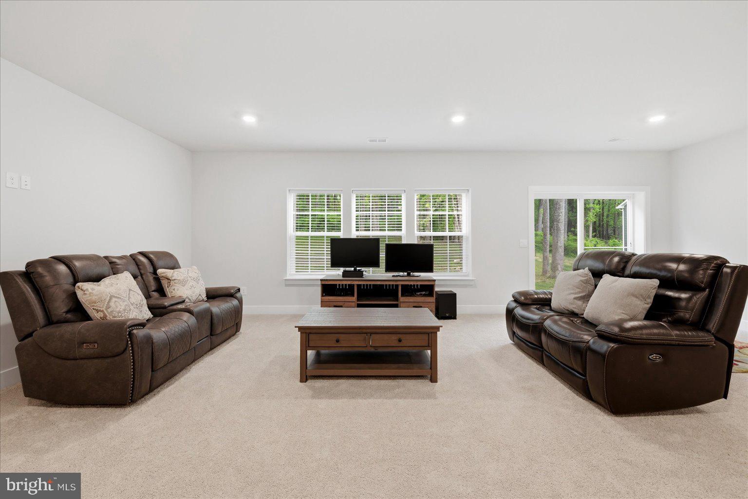 WOODED RUN ESTATES - Residential
