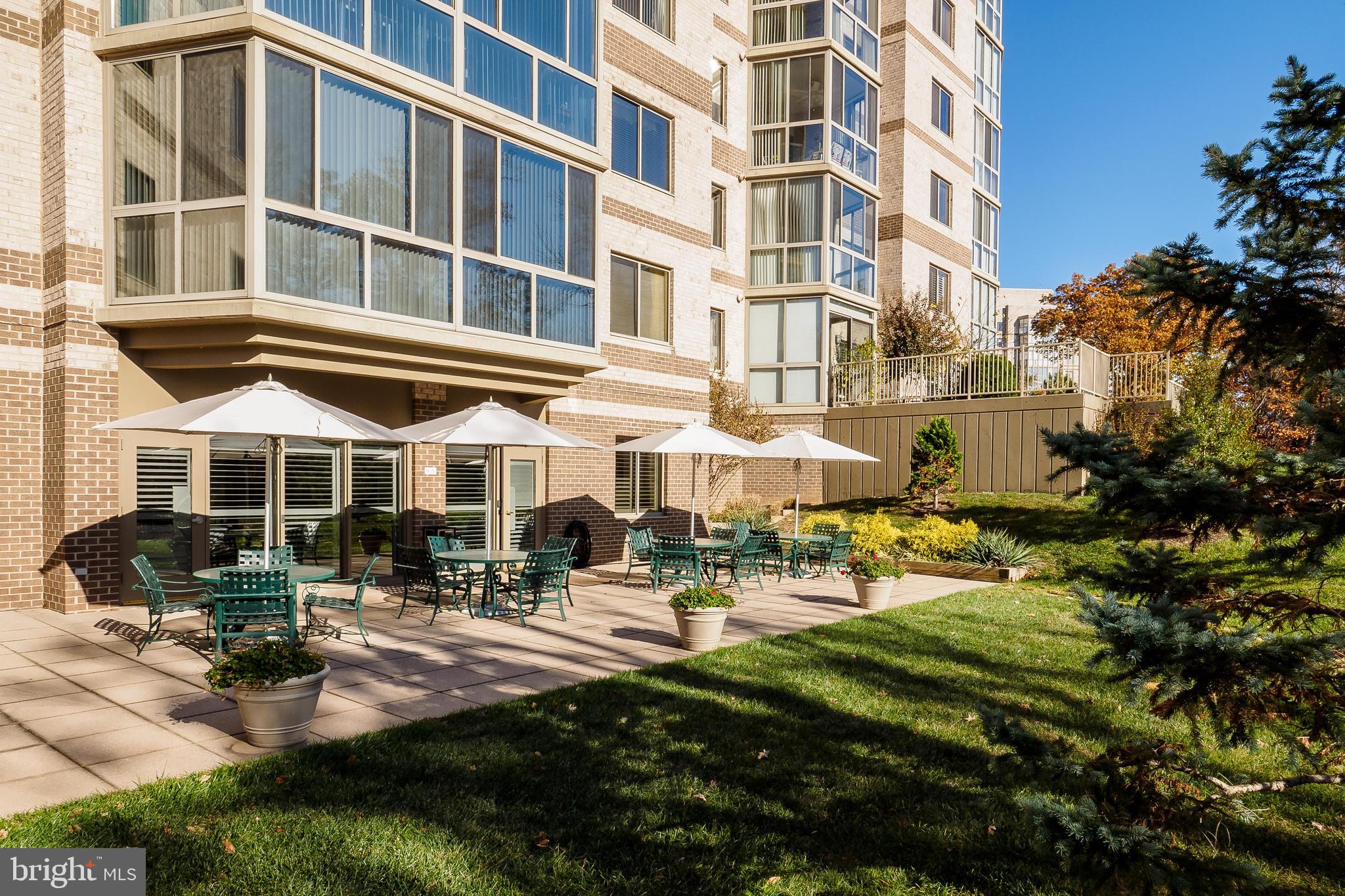 LANSDOWNE WOODS - Residential