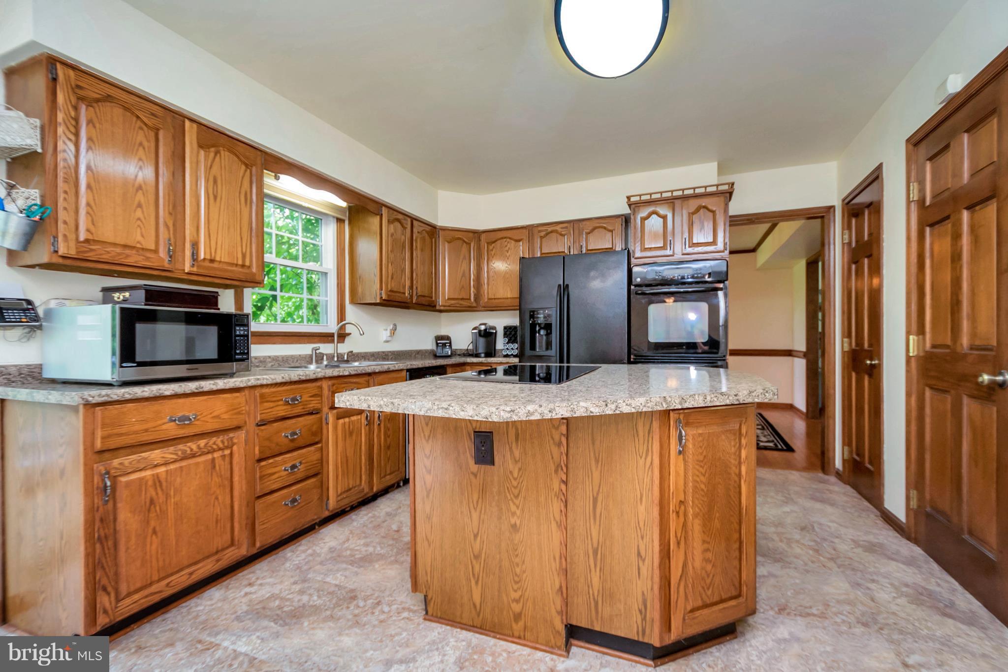 WHITESTONE - Residential