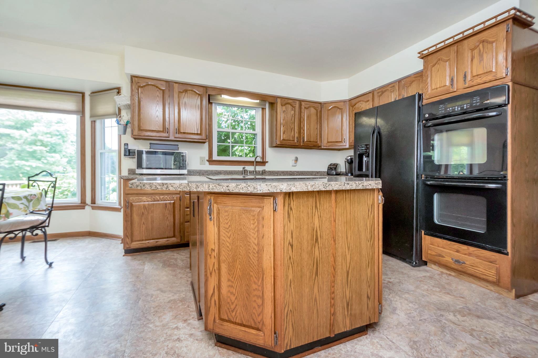 WHITESTONE - Residential