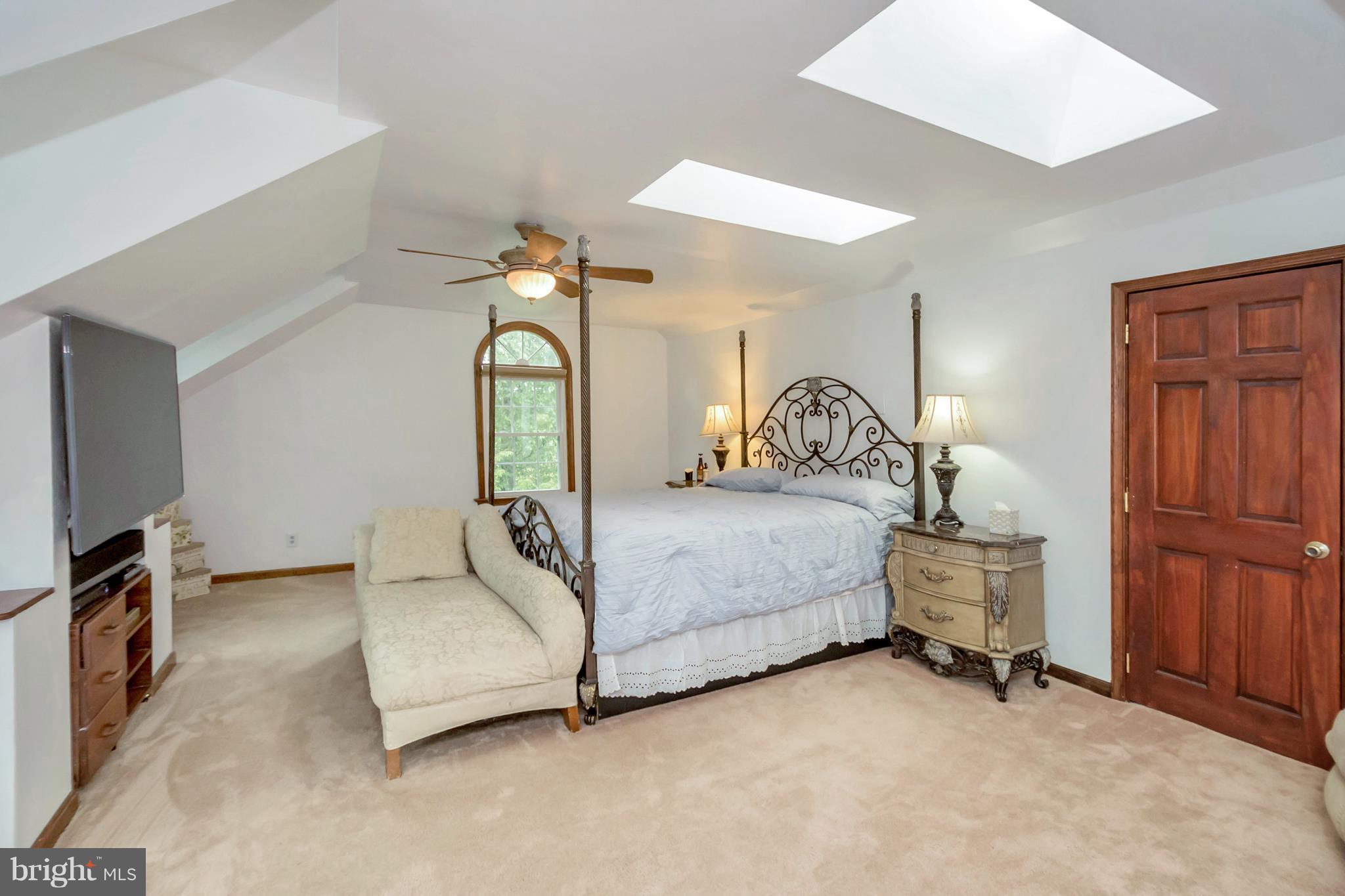 WHITESTONE - Residential