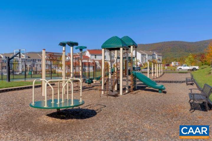 PLEASANT GREEN - Residential