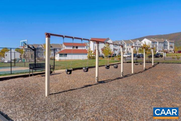 PLEASANT GREEN - Residential