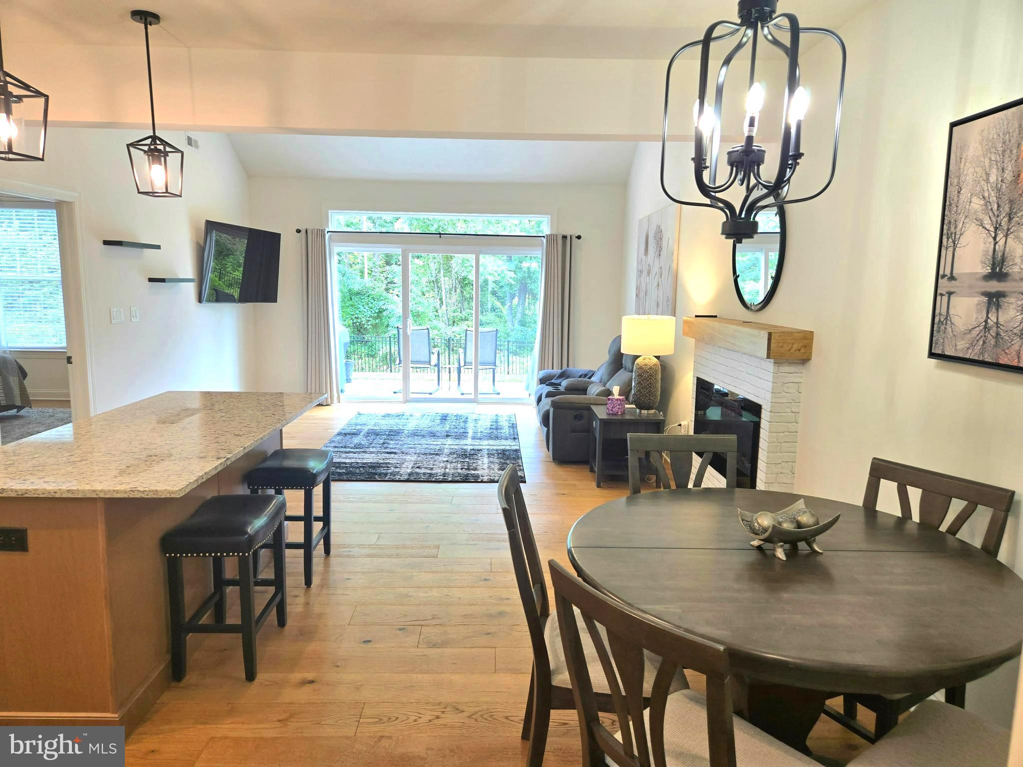 ROSE POINTE - Residential