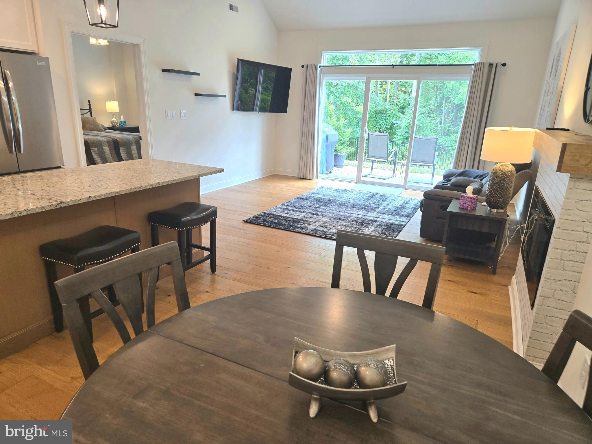 ROSE POINTE - Residential