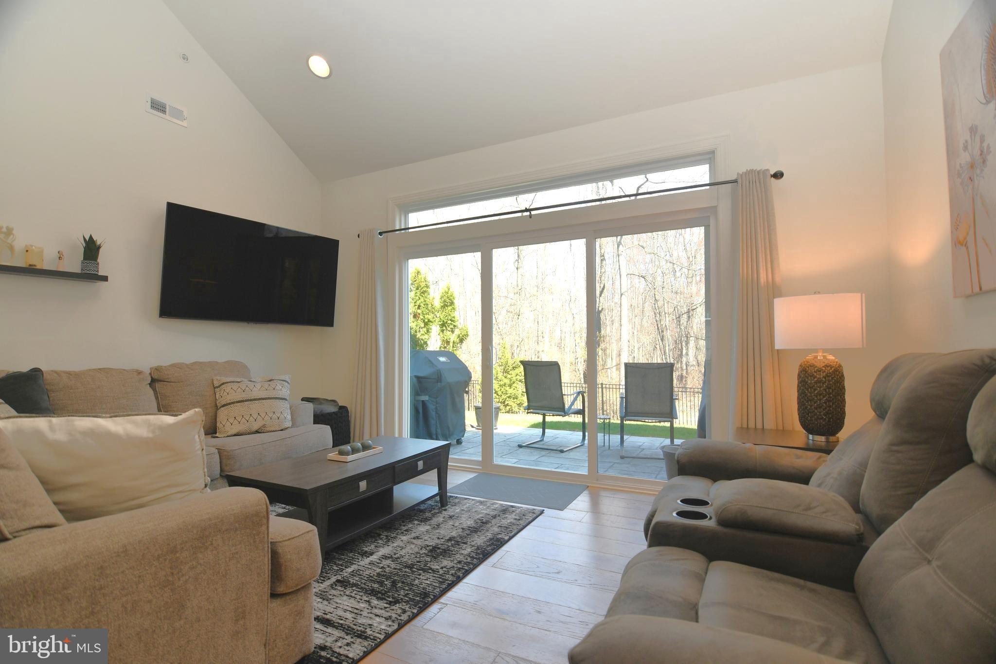 ROSE POINTE - Residential