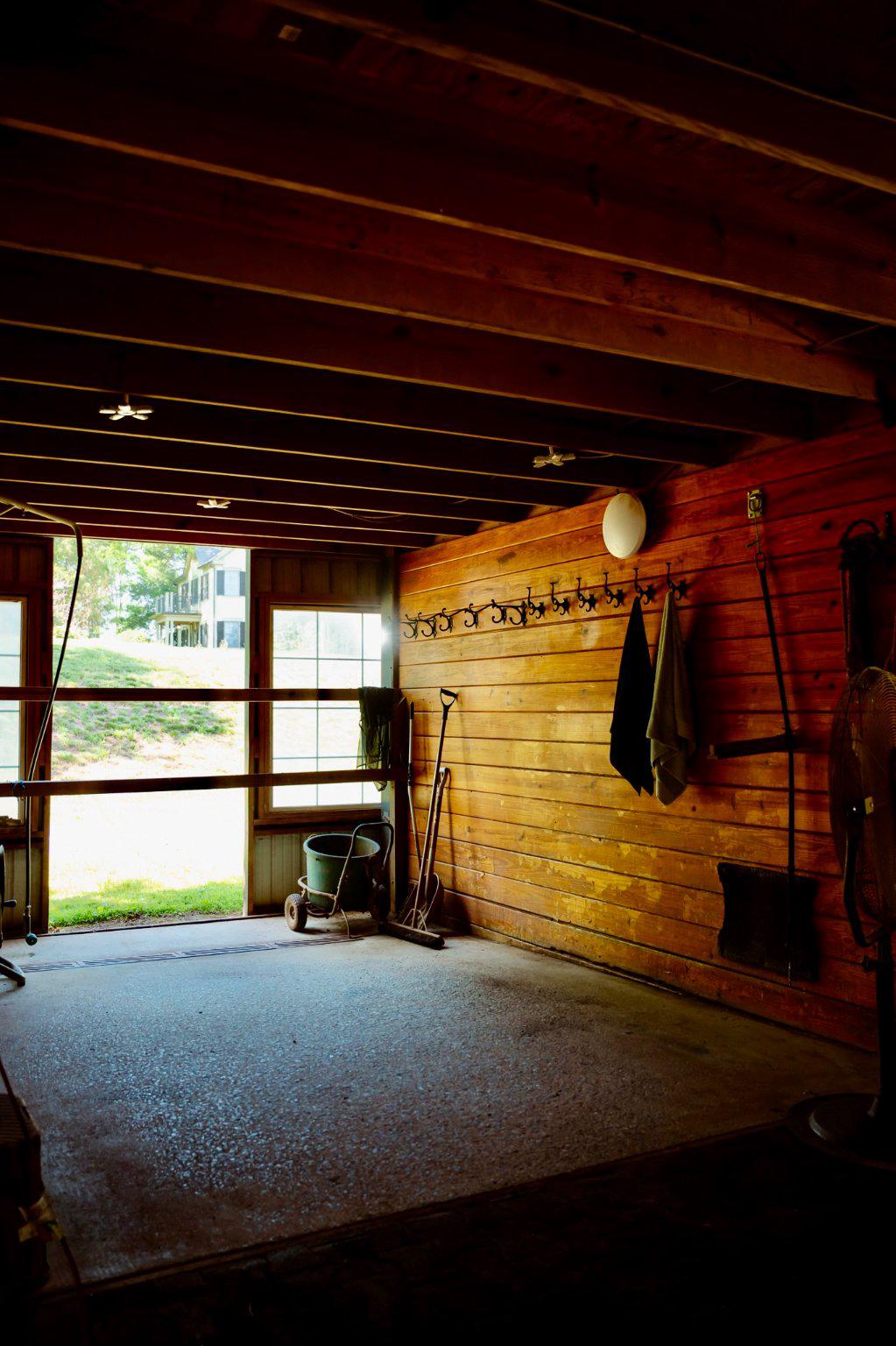 POOLESVILLE OUTSIDE - Farm