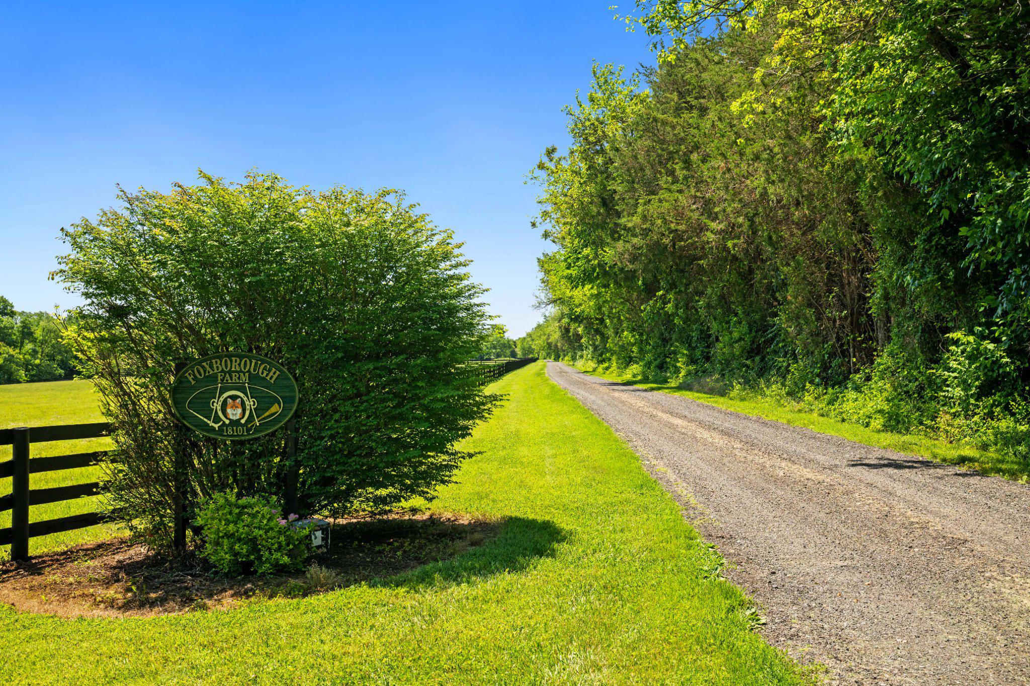 POOLESVILLE OUTSIDE - Farm