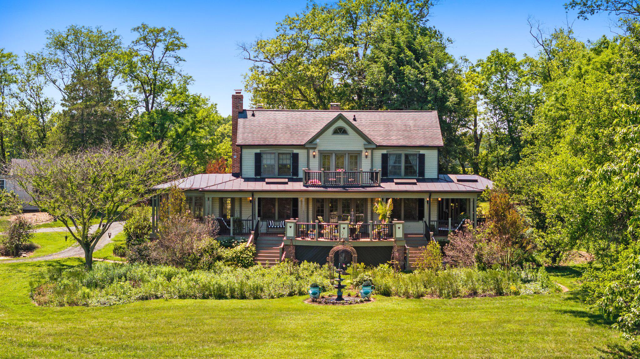POOLESVILLE OUTSIDE - Farm
