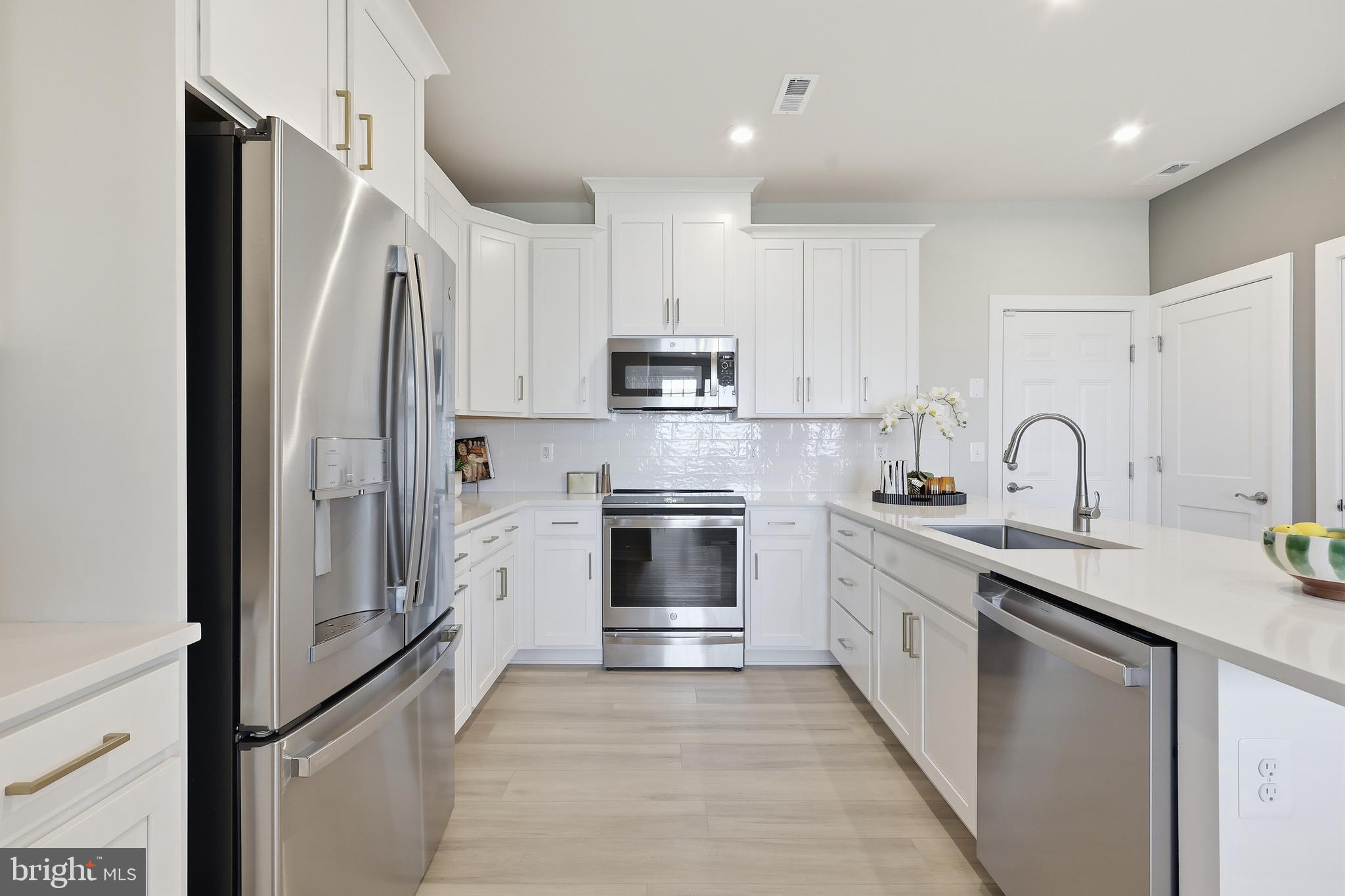 POTOMAC SHORES - Residential