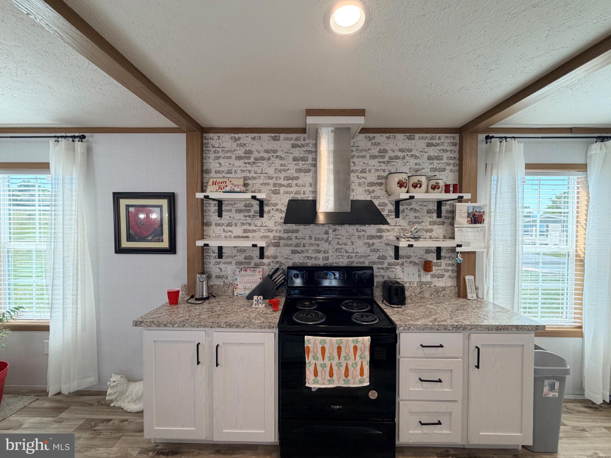 MIDDLE CREEK VILLAGE - Residential