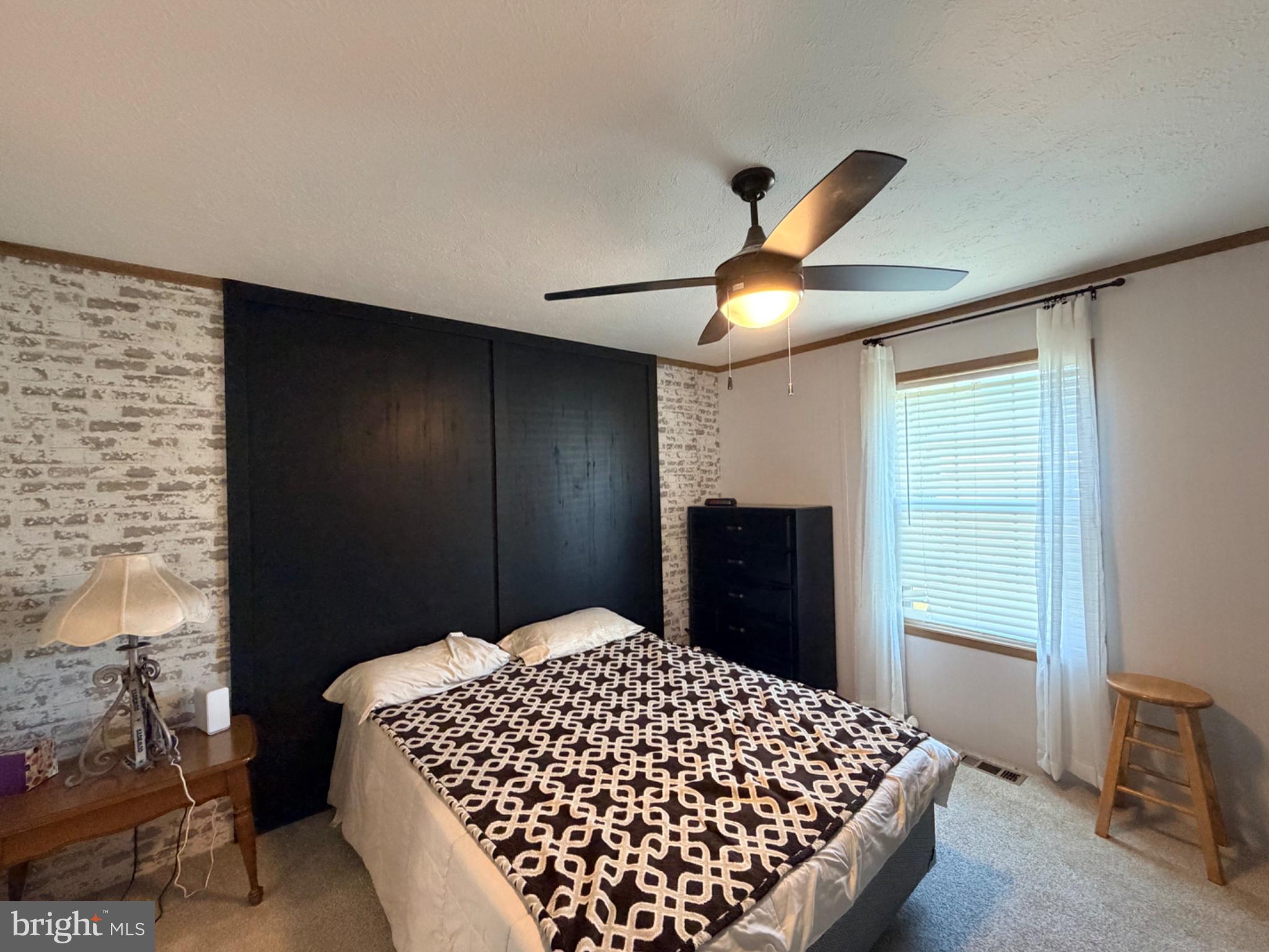 MIDDLE CREEK VILLAGE - Residential