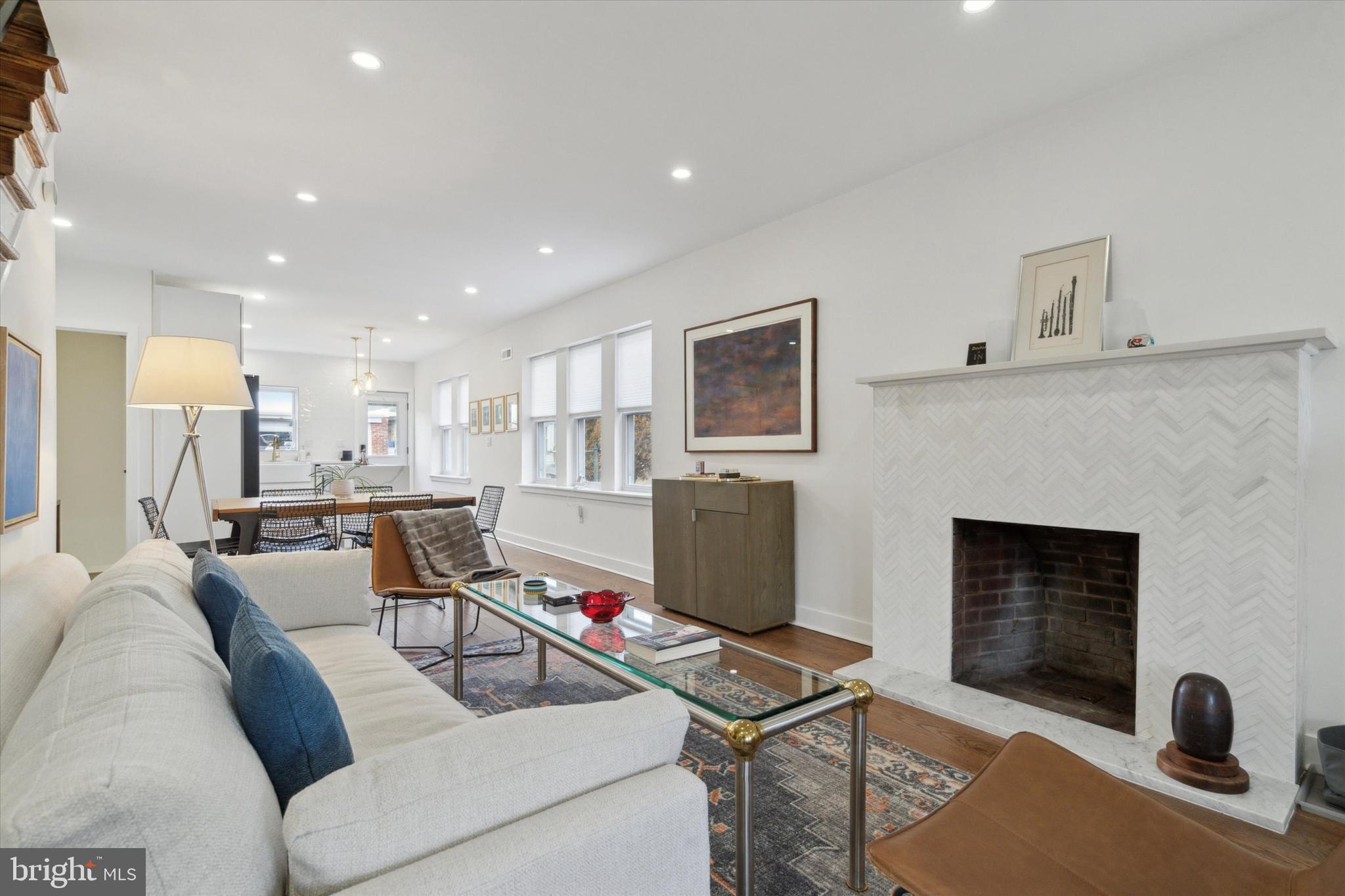 ROXBOROUGH - Residential