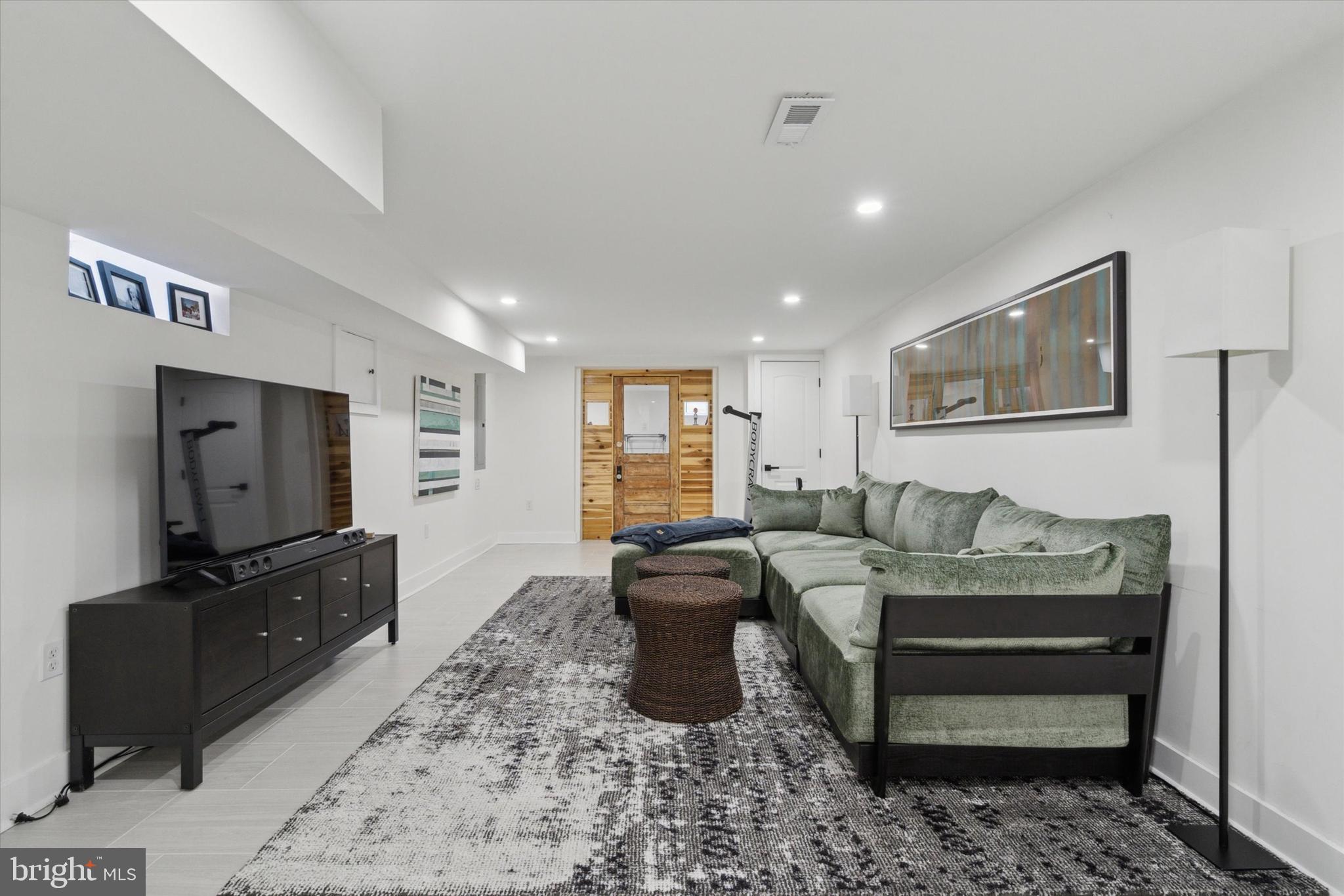ROXBOROUGH - Residential