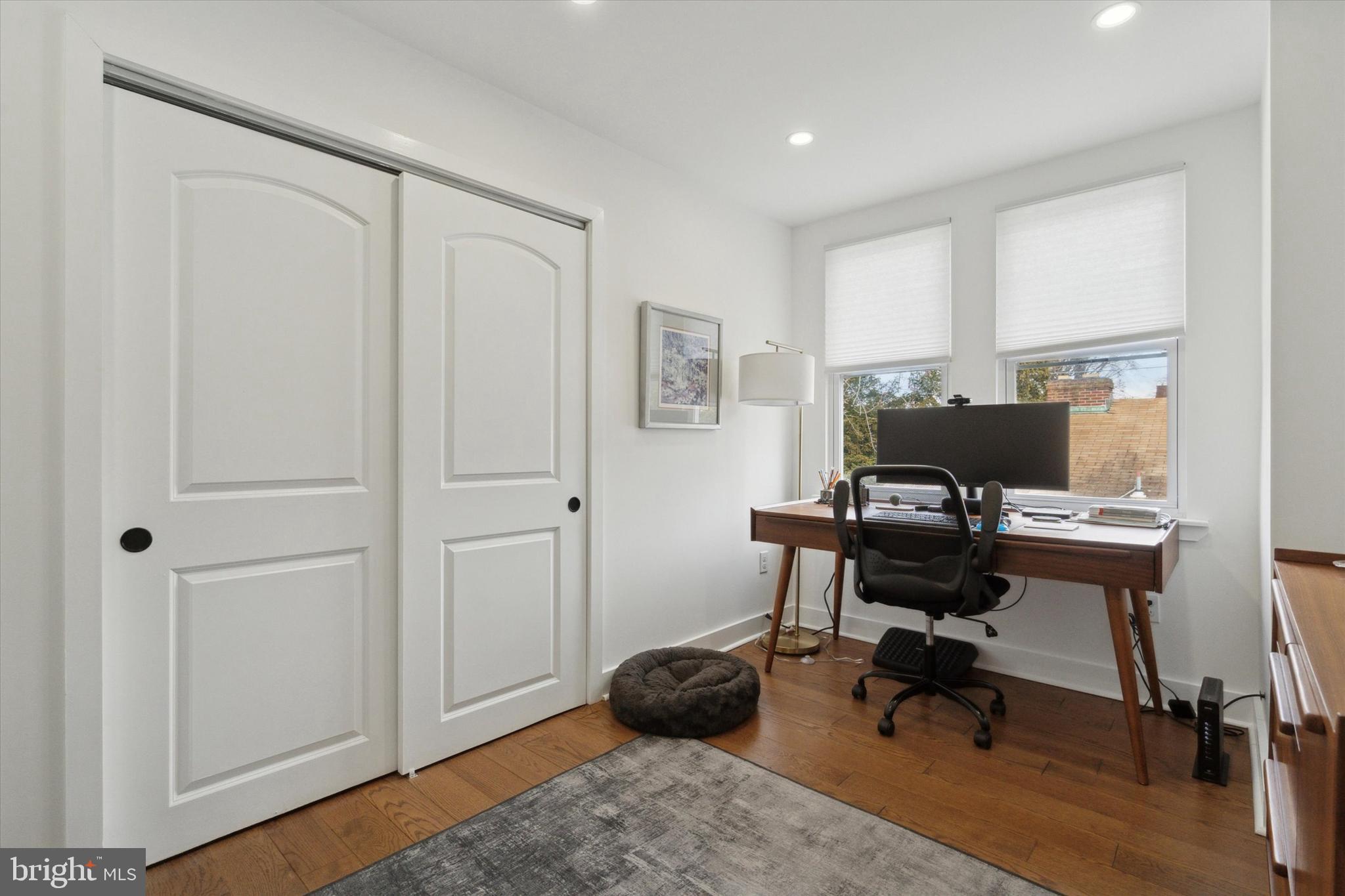 ROXBOROUGH - Residential