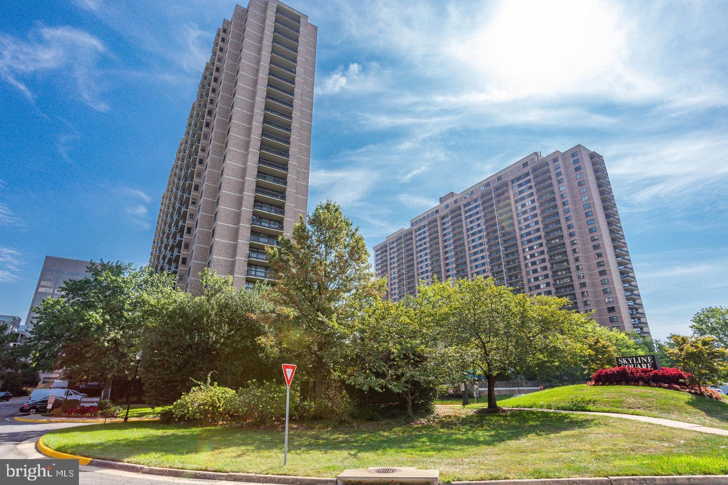 SKYLINE SQUARE CONDO - Residential Lease