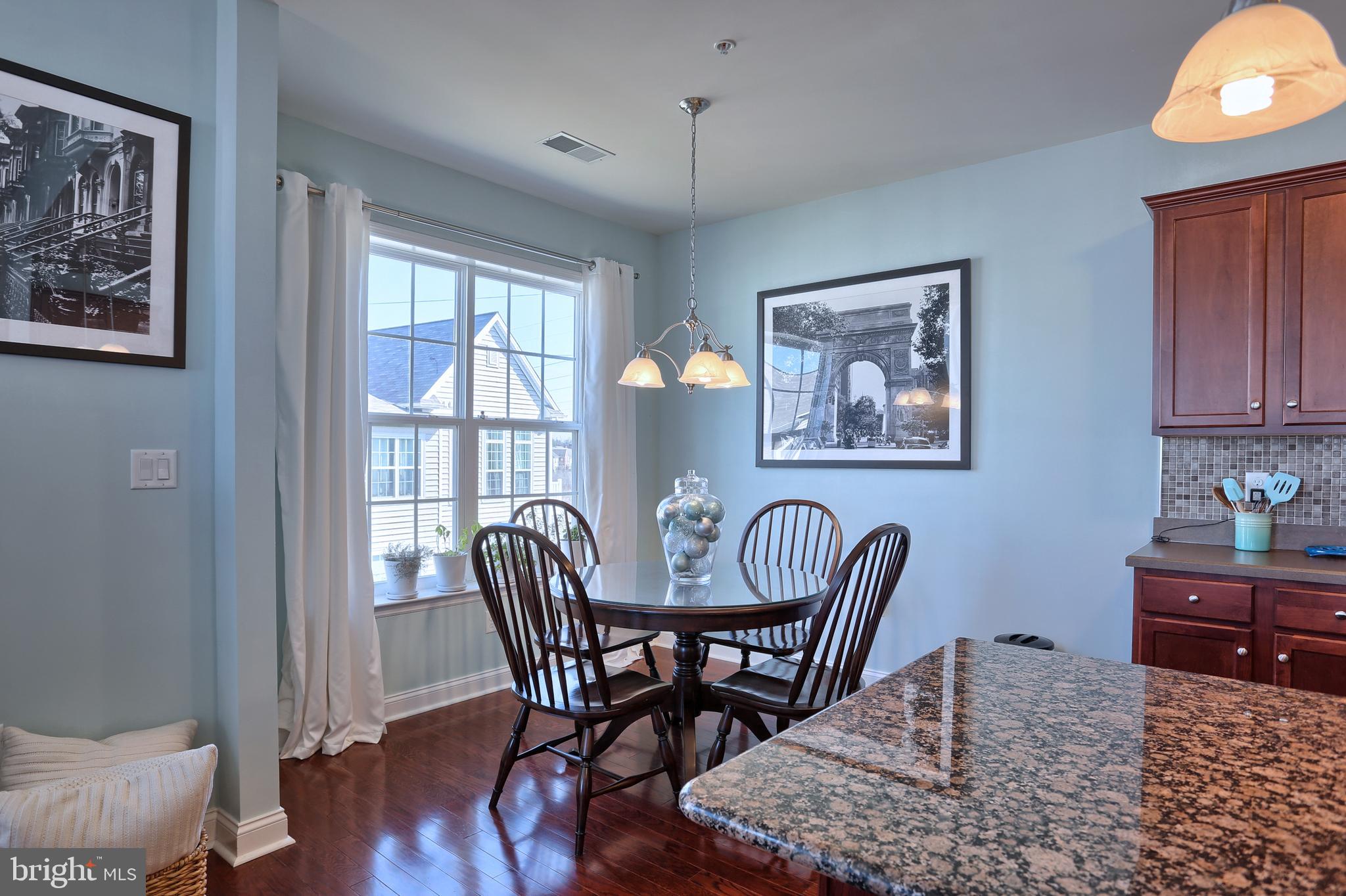 DEER RUN COMMONS - Residential
