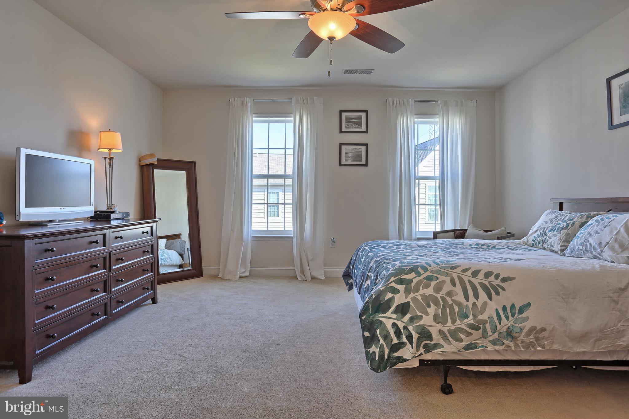 DEER RUN COMMONS - Residential