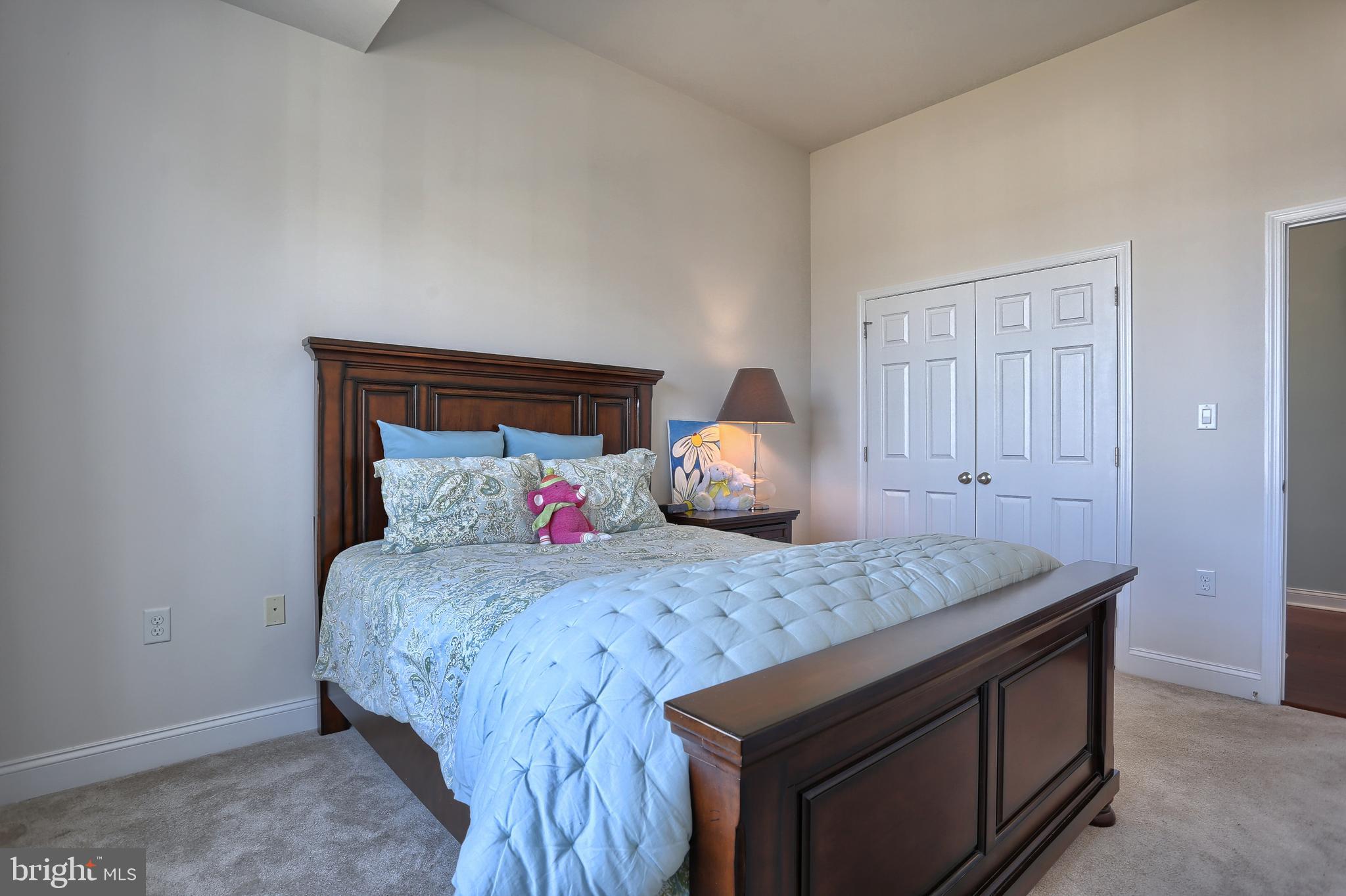 DEER RUN COMMONS - Residential