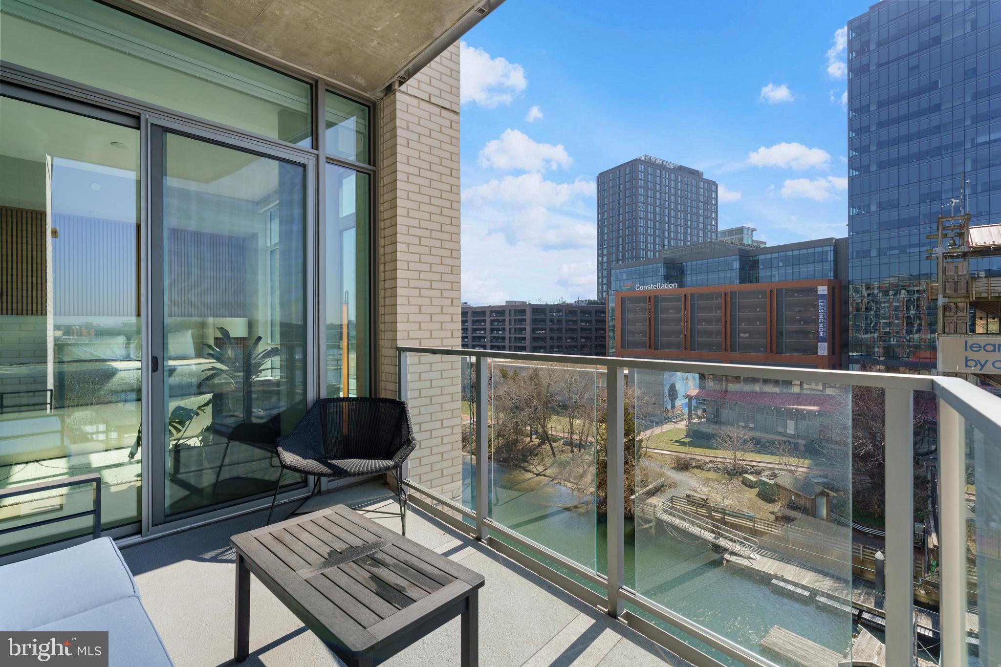 HARBOR EAST - Residential